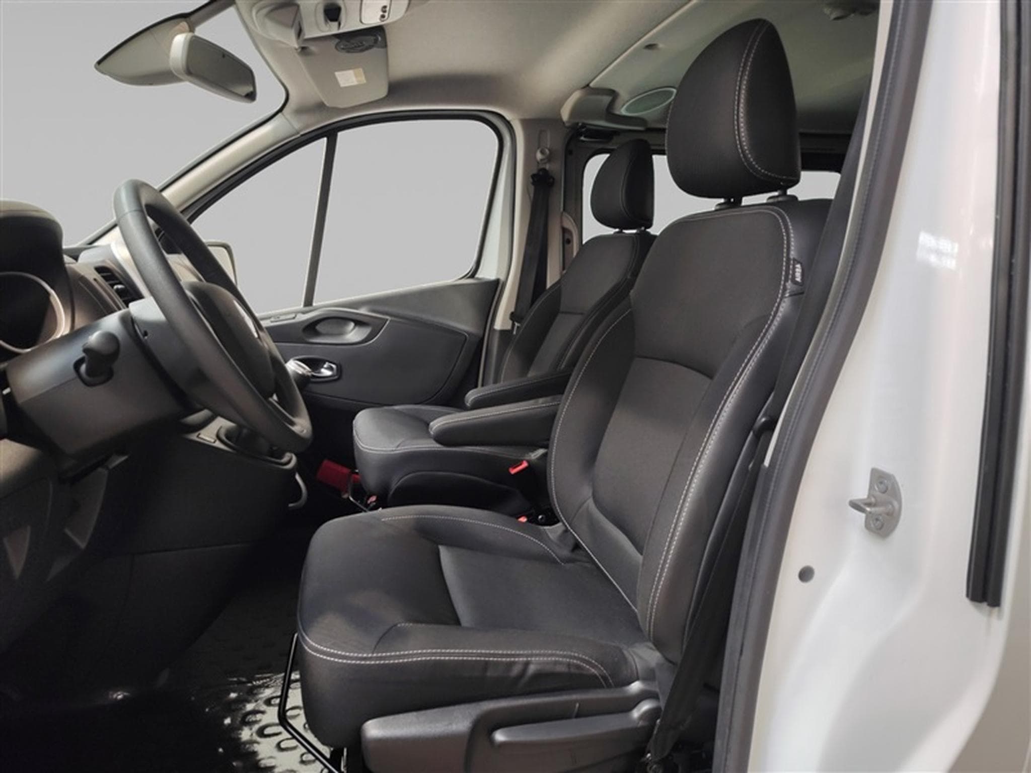 Renault Trafic 2.0 dCi 29 L2H1 Confort (EU6d) (2021) - Foto 7