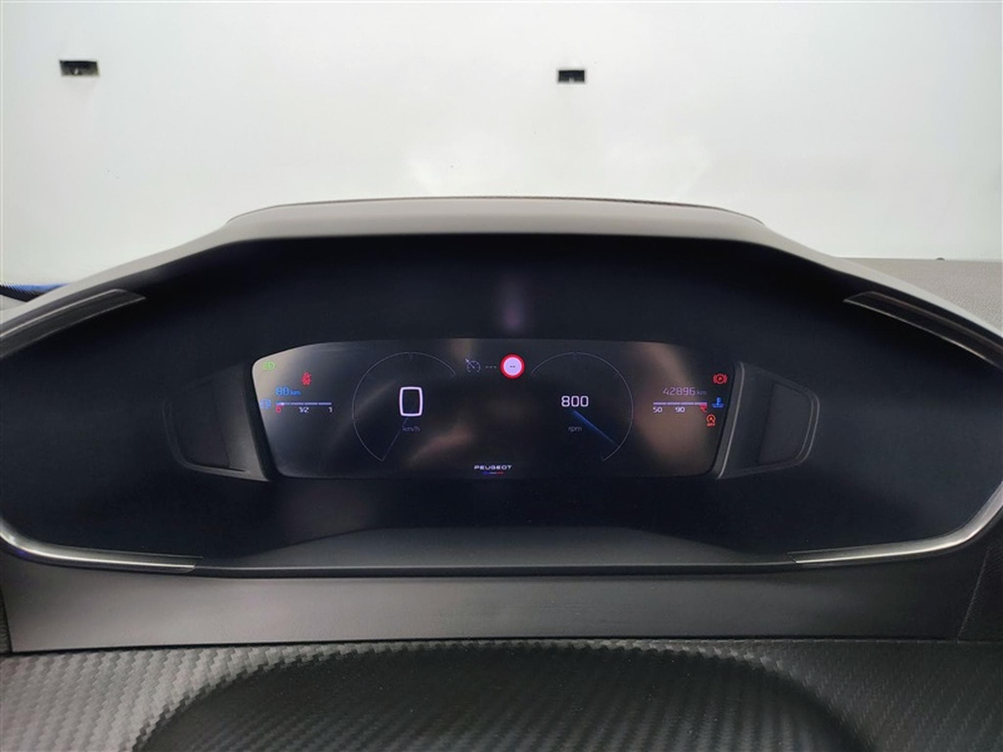 Peugeot 2008 1.2 PureTech Allure NAVI / FULL LED / CARPLAY / S-CUIR (2024) - Foto 10
