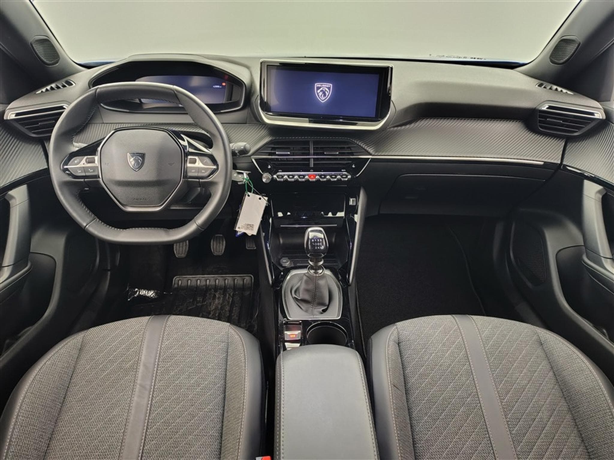 Peugeot 2008 1.2 PureTech Allure NAVI / FULL LED / CARPLAY / S-CUIR (2024) - Foto 8