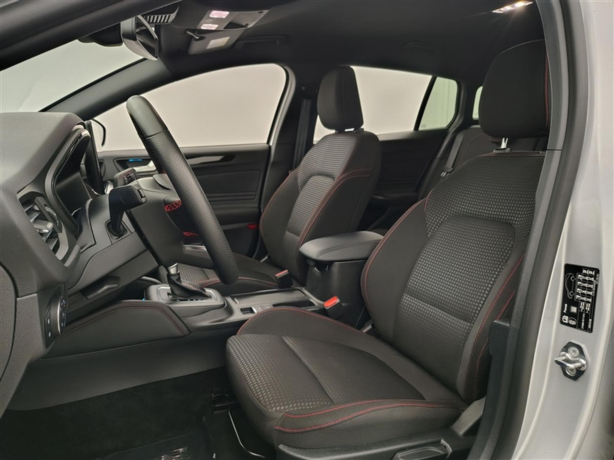 Ford Focus CLIM/NAVI/PDC (2024) - Foto 6