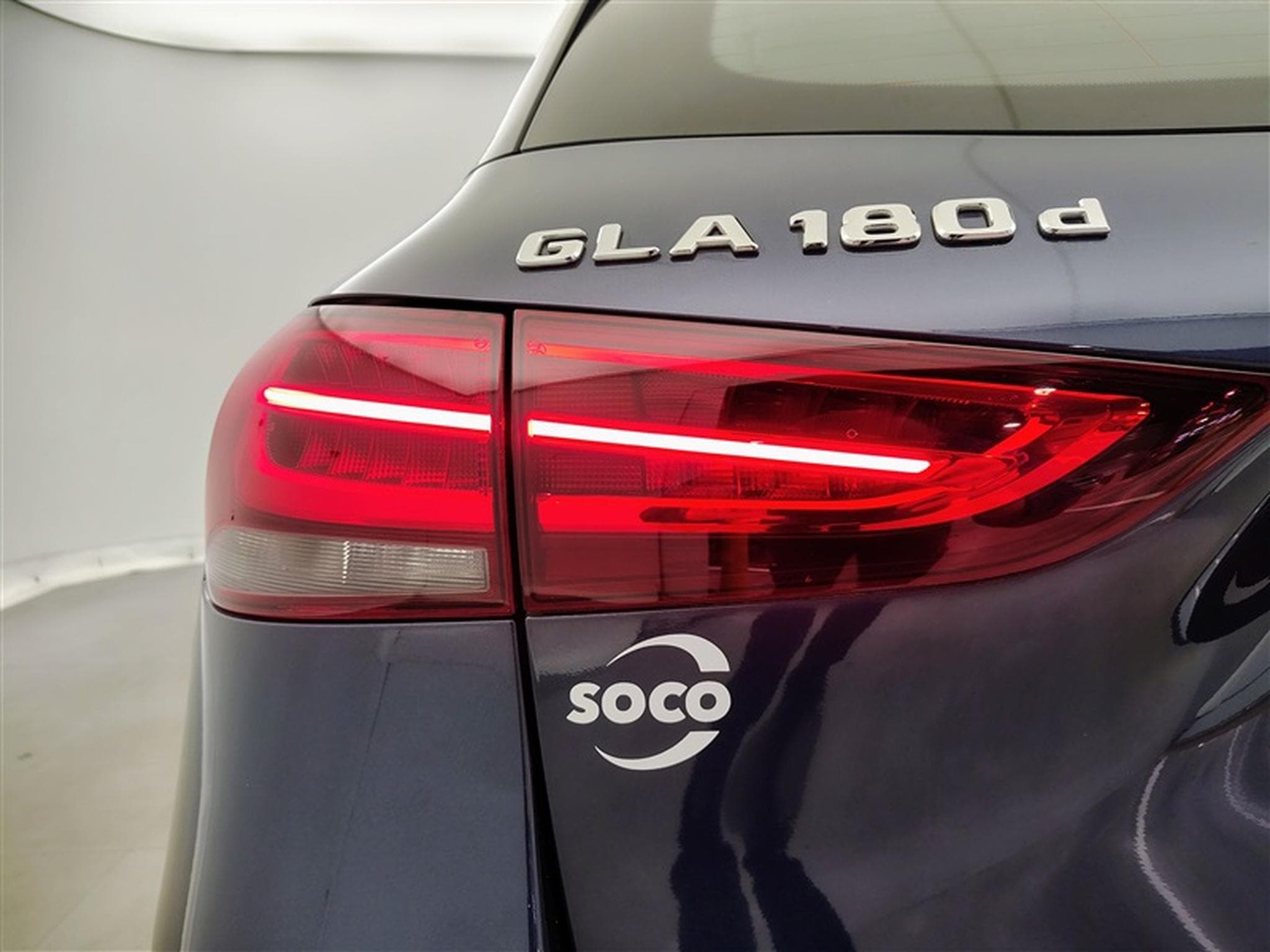 Mercedes GLA 180 180 d Business Line S-CUIR/NAVI/JA17/PDC (2022) - Foto 16
