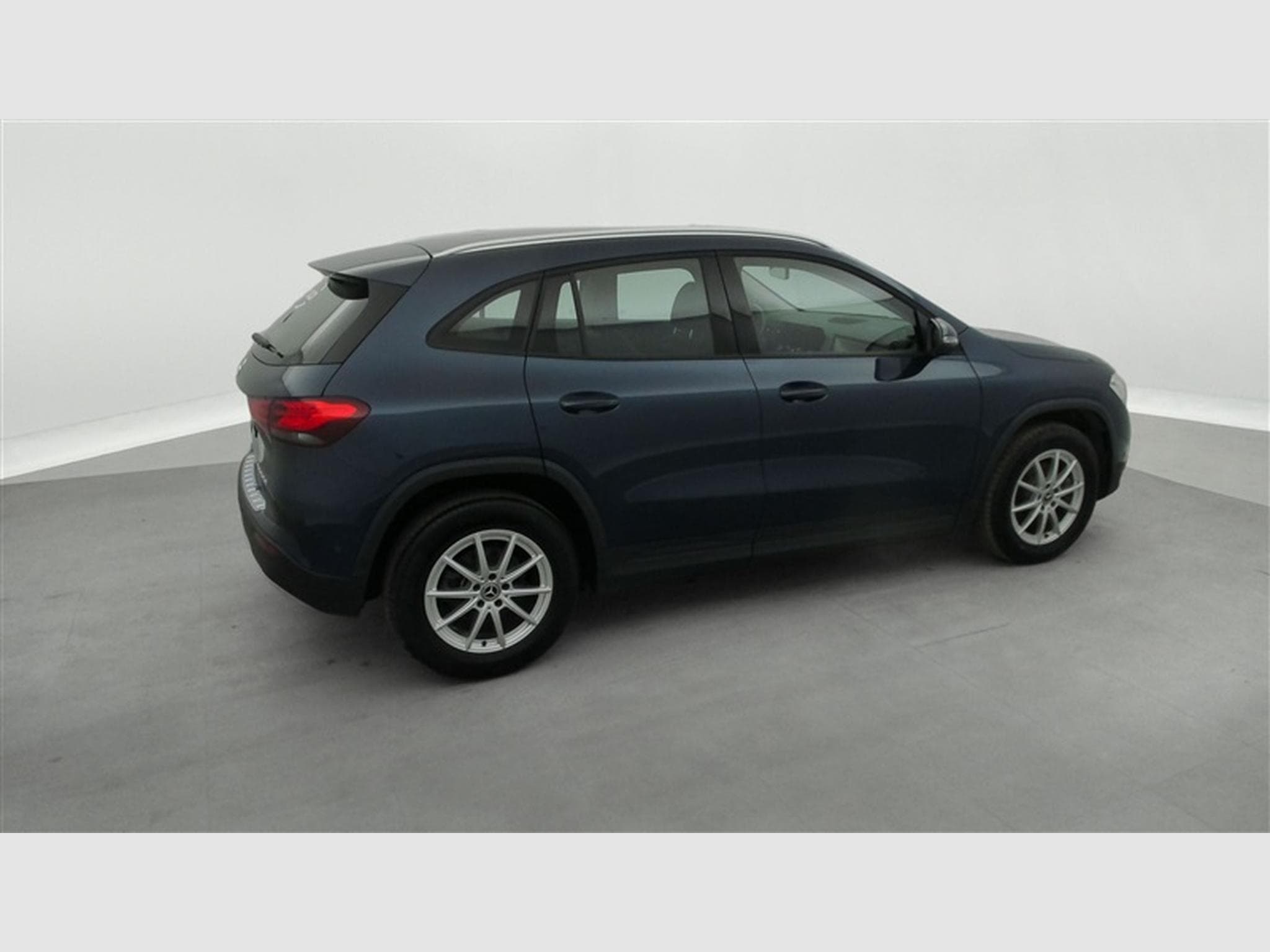 Mercedes GLA 180 180 d Business Line S-CUIR/NAVI/JA17/PDC (2022) - Foto 23