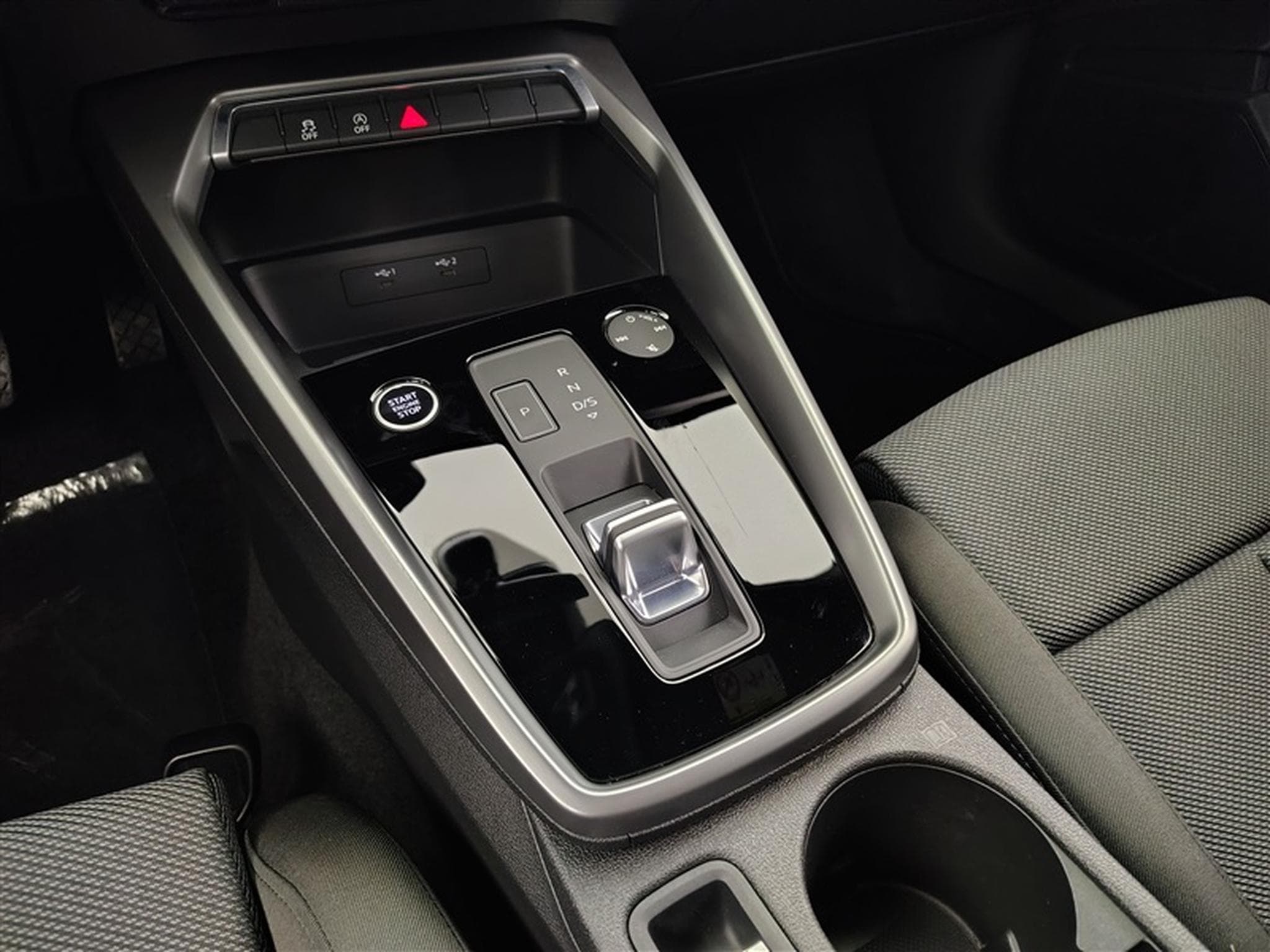 Audi A3 30 TFSI Advanced S tronic Navi / Led / PDC (2023) - Foto 12