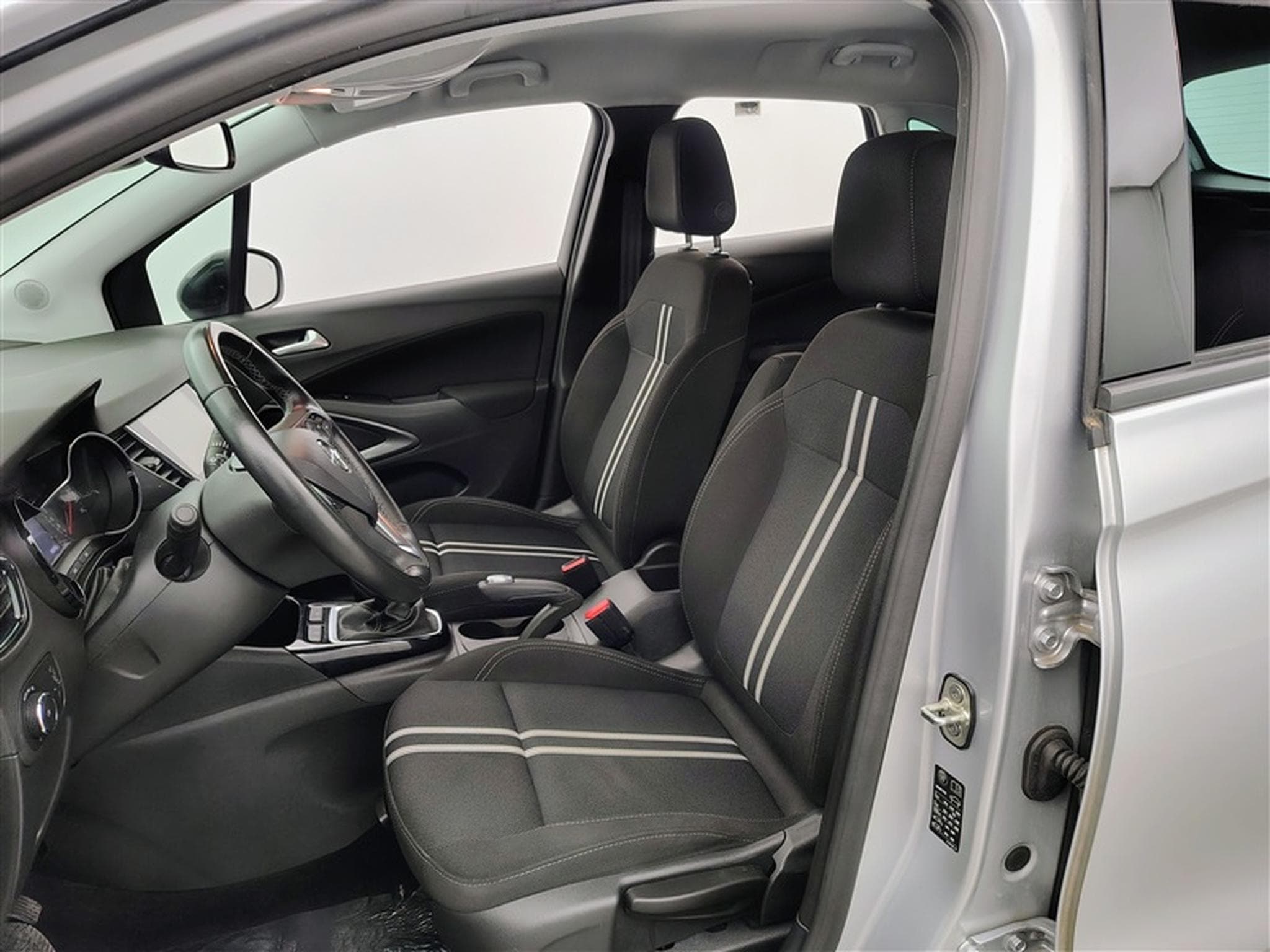 Opel Crossland 1.2 Turbo Ultimate NAVI / FULL LED / PDC AV-AR (2024) - Photo 7