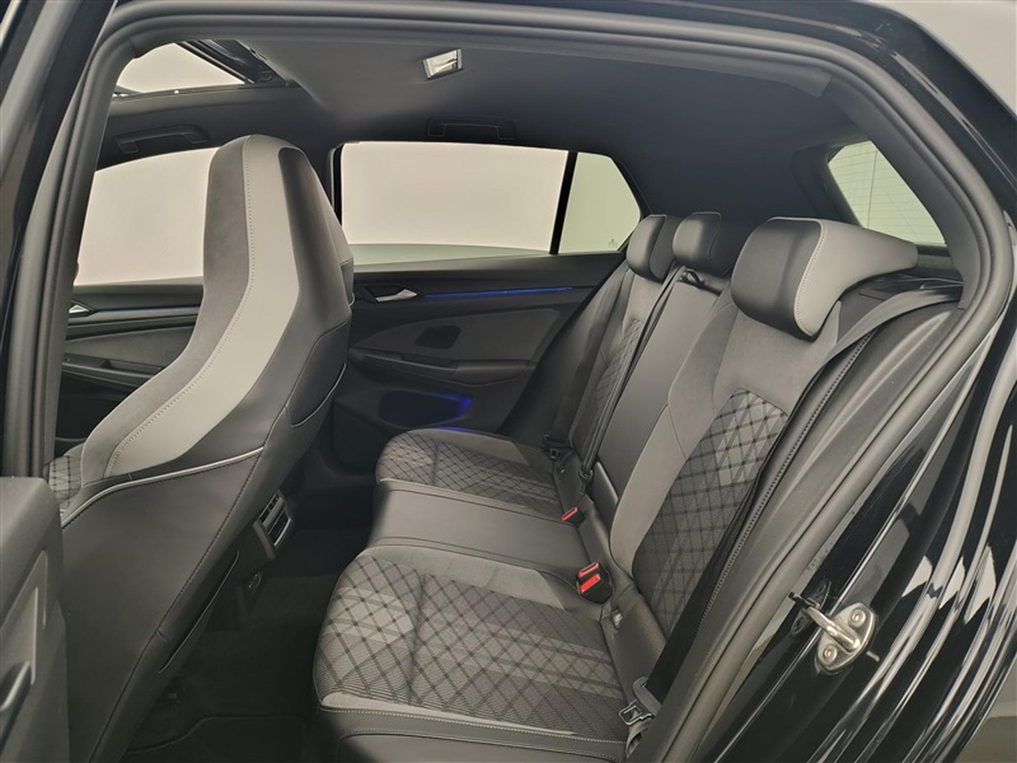 VW Golf 1.5 eTSI 150cv DSG R-Line NAVI / FULL LED / TOIT PANO / CAM (2024) - Photo 13