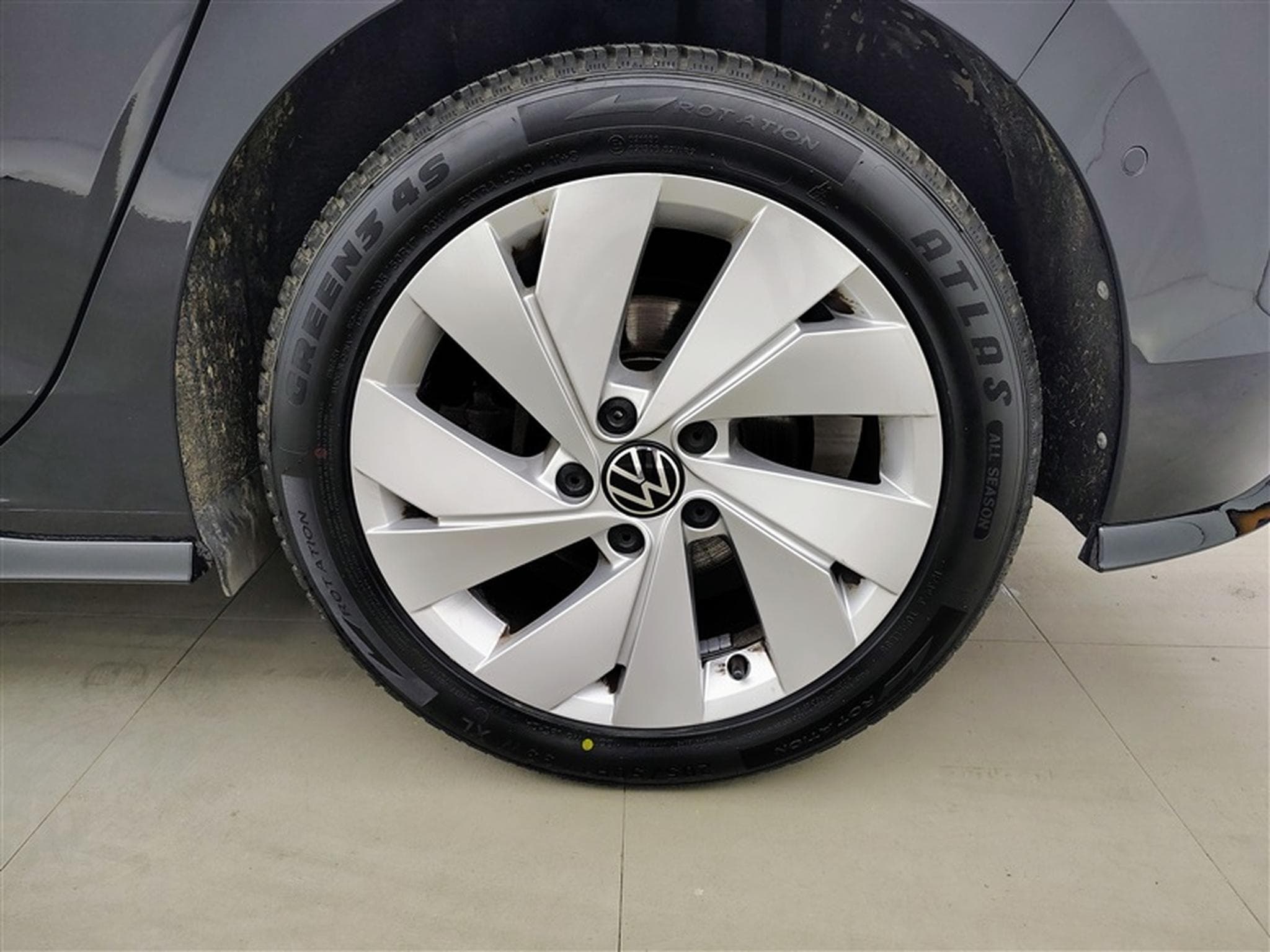 VW Golf 1.5 eTSI 150cv DSG R-Line NAVI / FULL LED / TOIT PANO / CAM (2024) - Photo 6