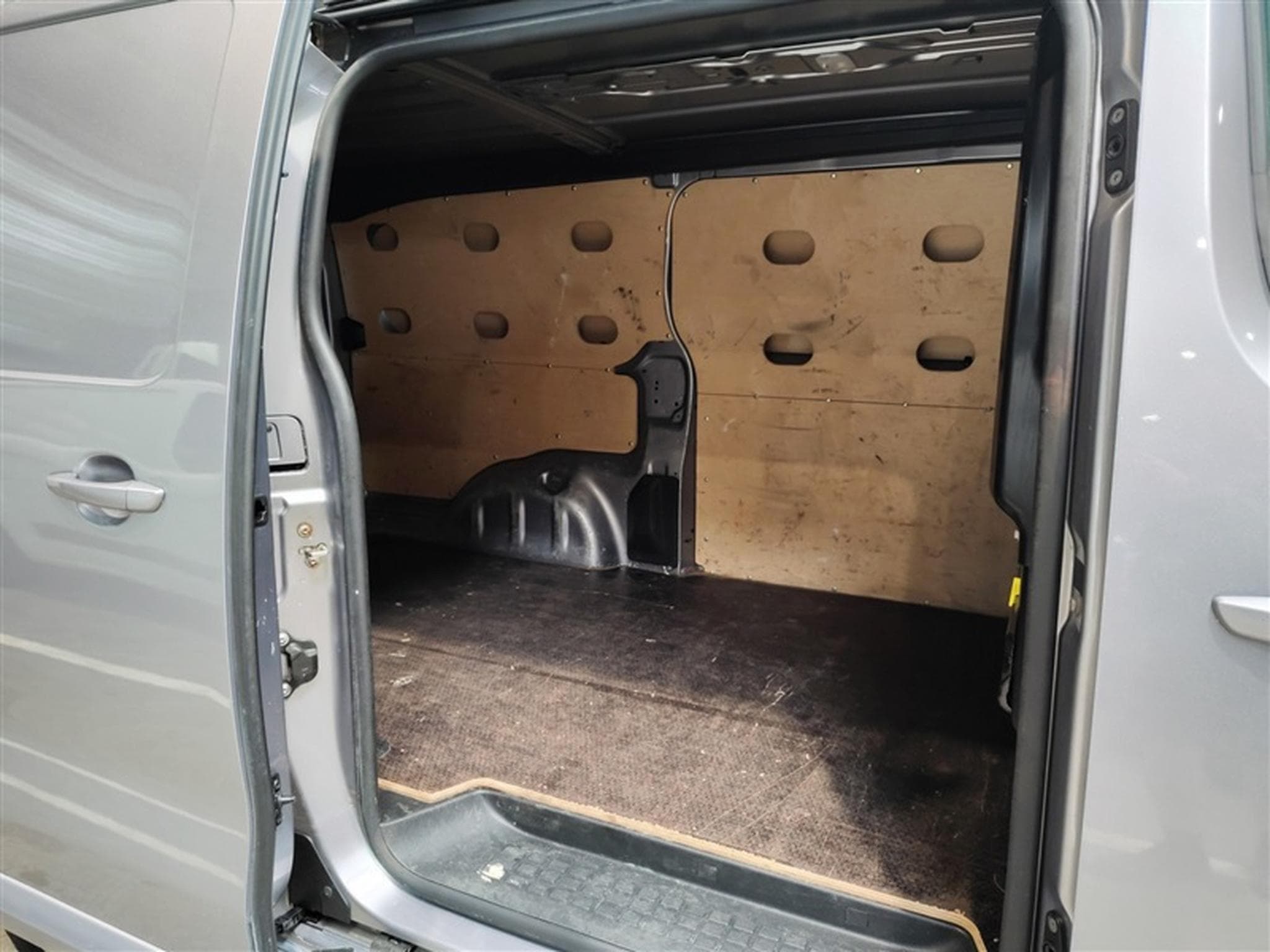 Opel Vivaro 2.0 TD 145cv AUTO L3H1 3pl. NAVI / CARPLAY / CAMERA (2023) - Photo 14