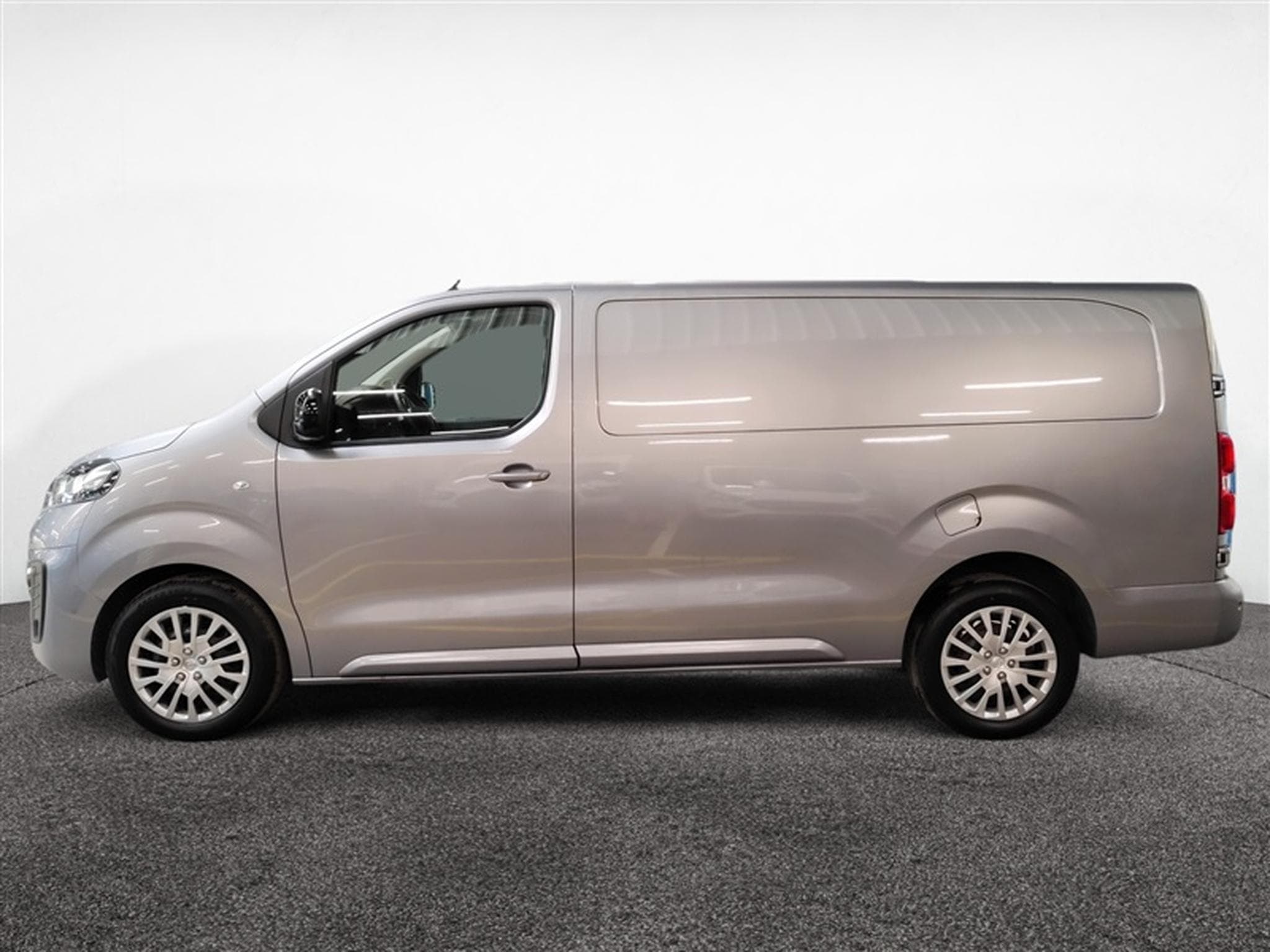 Opel Vivaro 2.0 TD 145cv AUTO L3H1 3pl. NAVI / CARPLAY / CAMERA (2023) - Photo 3