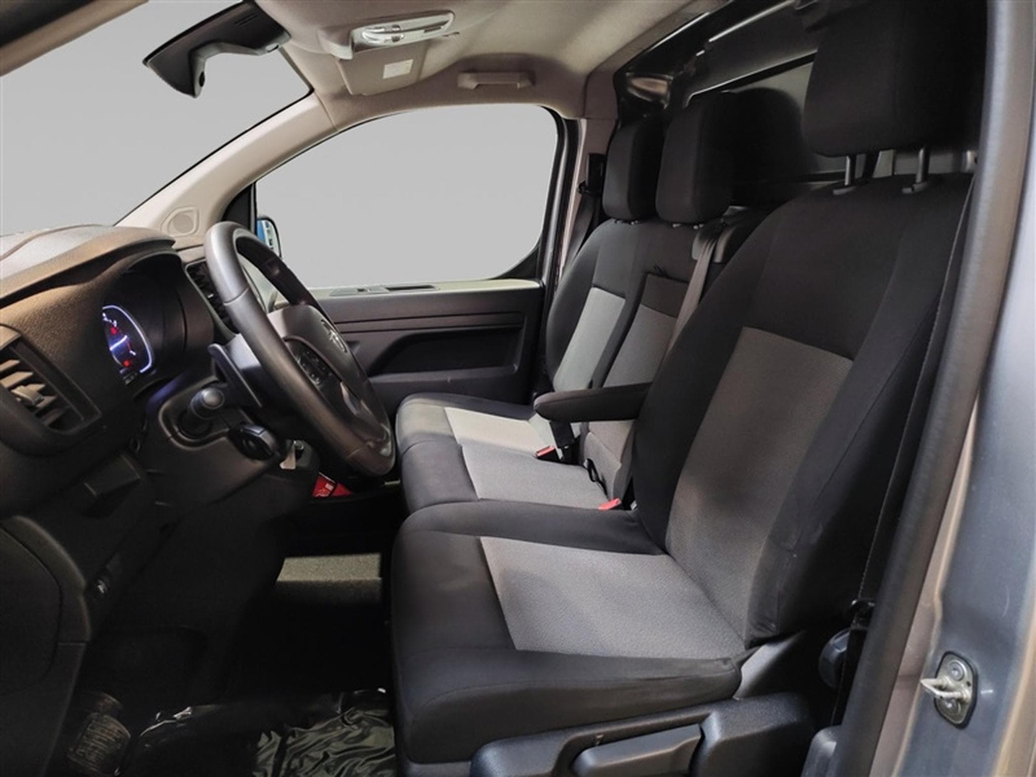 Opel Vivaro 2.0 TD 145cv AUTO L3H1 3pl. NAVI / CARPLAY / CAMERA (2023) - Photo 7