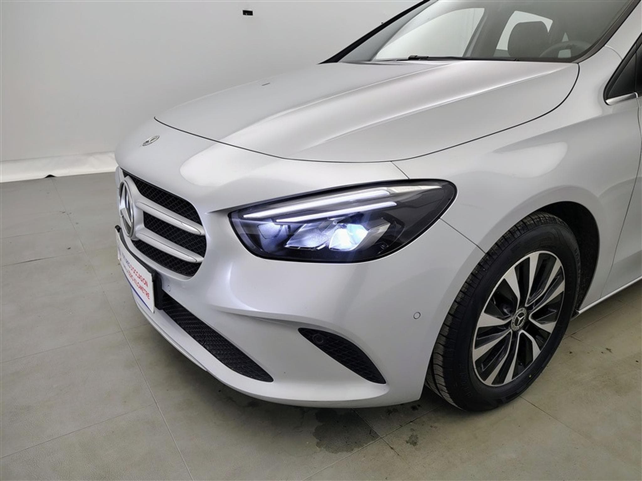 Mercedes B 180 Business Line CAM/CARPLAY/Attache rem (2023) - Photo 15