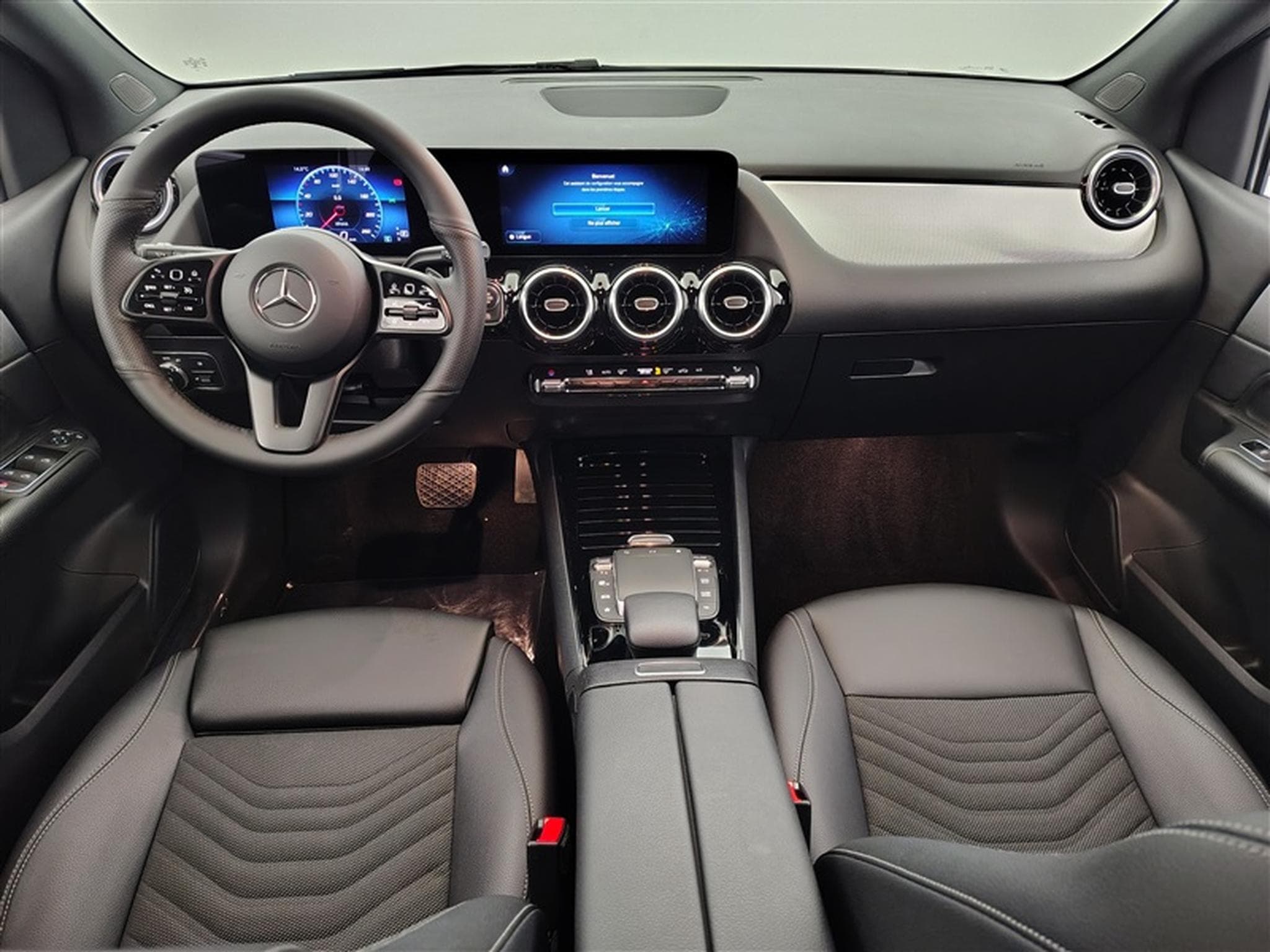 Mercedes B 180 Business Line CAM/CARPLAY/Attache rem (2023) - Photo 8