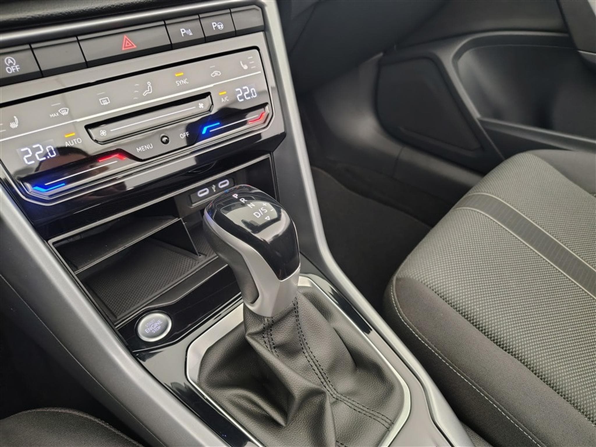 VW T-Roc 1.5 TSI ACT Style OPF DSG (2023) - Photo 12