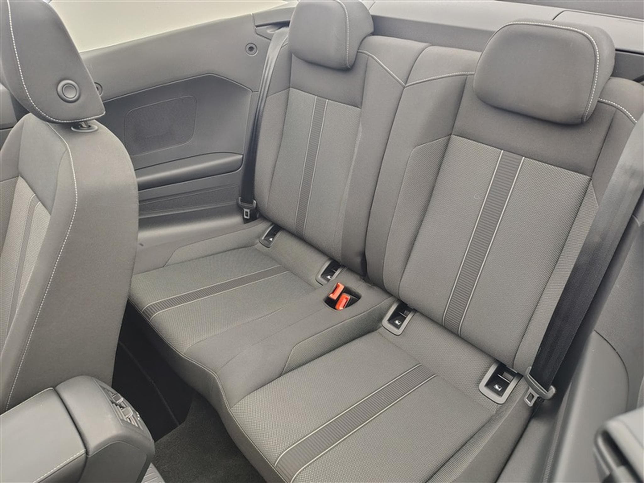 VW T-Roc 1.5 TSI ACT Style OPF DSG (2023) - Photo 13