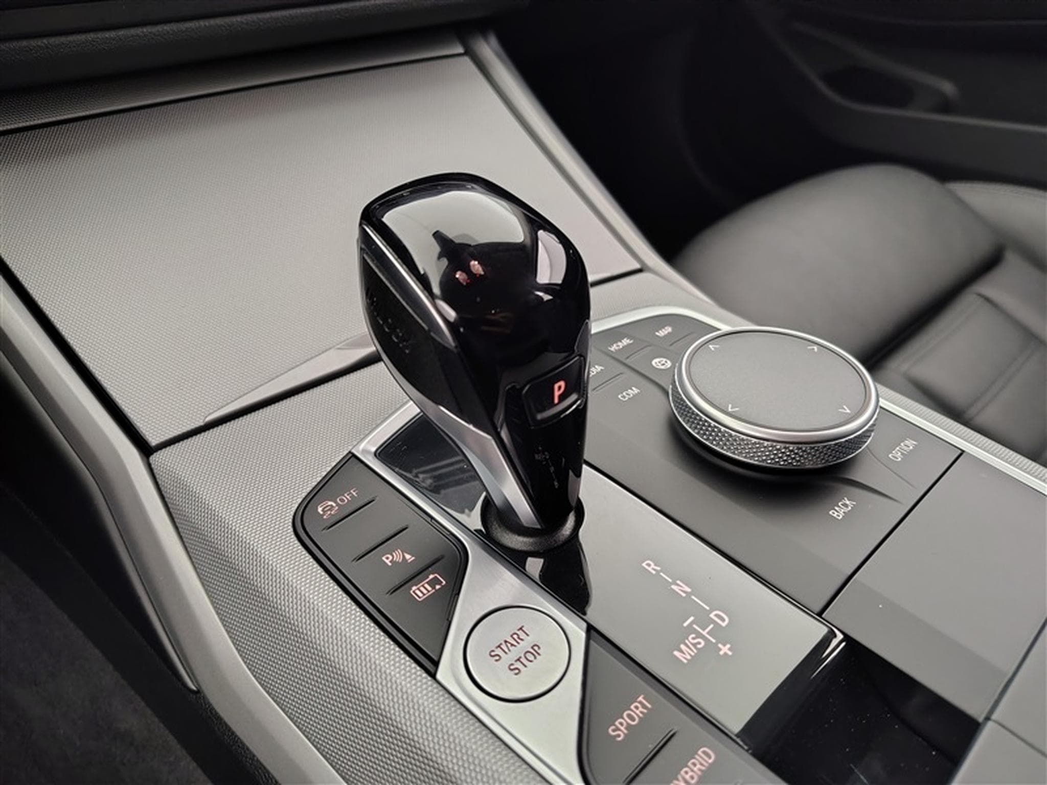 BMW 320 eA PHEV Cuir / Navi Cockpit / Led (2022) - Photo 12