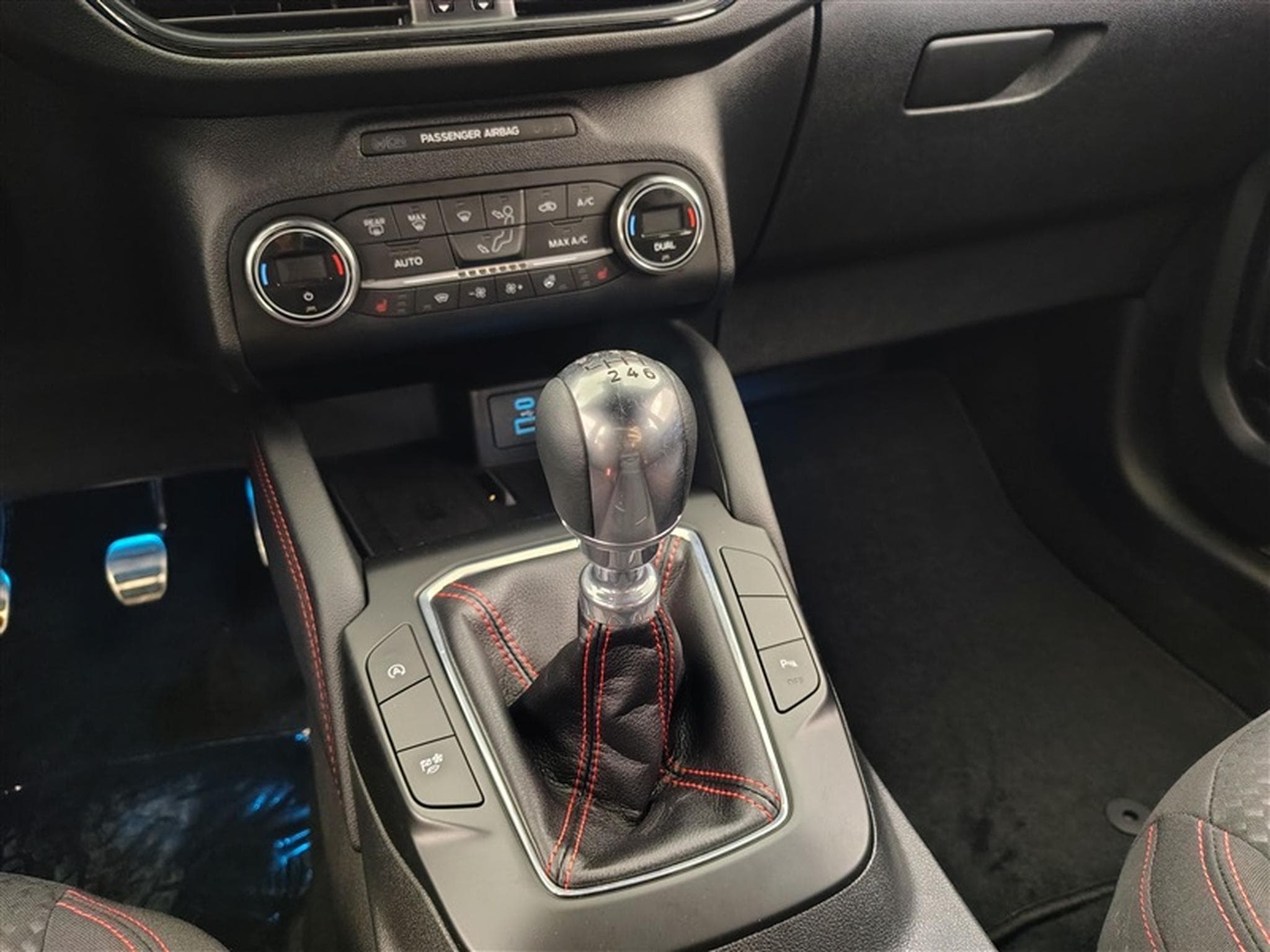 Ford Kuga 1.5 EcoBoost ST-Line *NAVI/FULL LED/CARPLAY/PDC AV ARR/JA18* (2021) - Photo 12