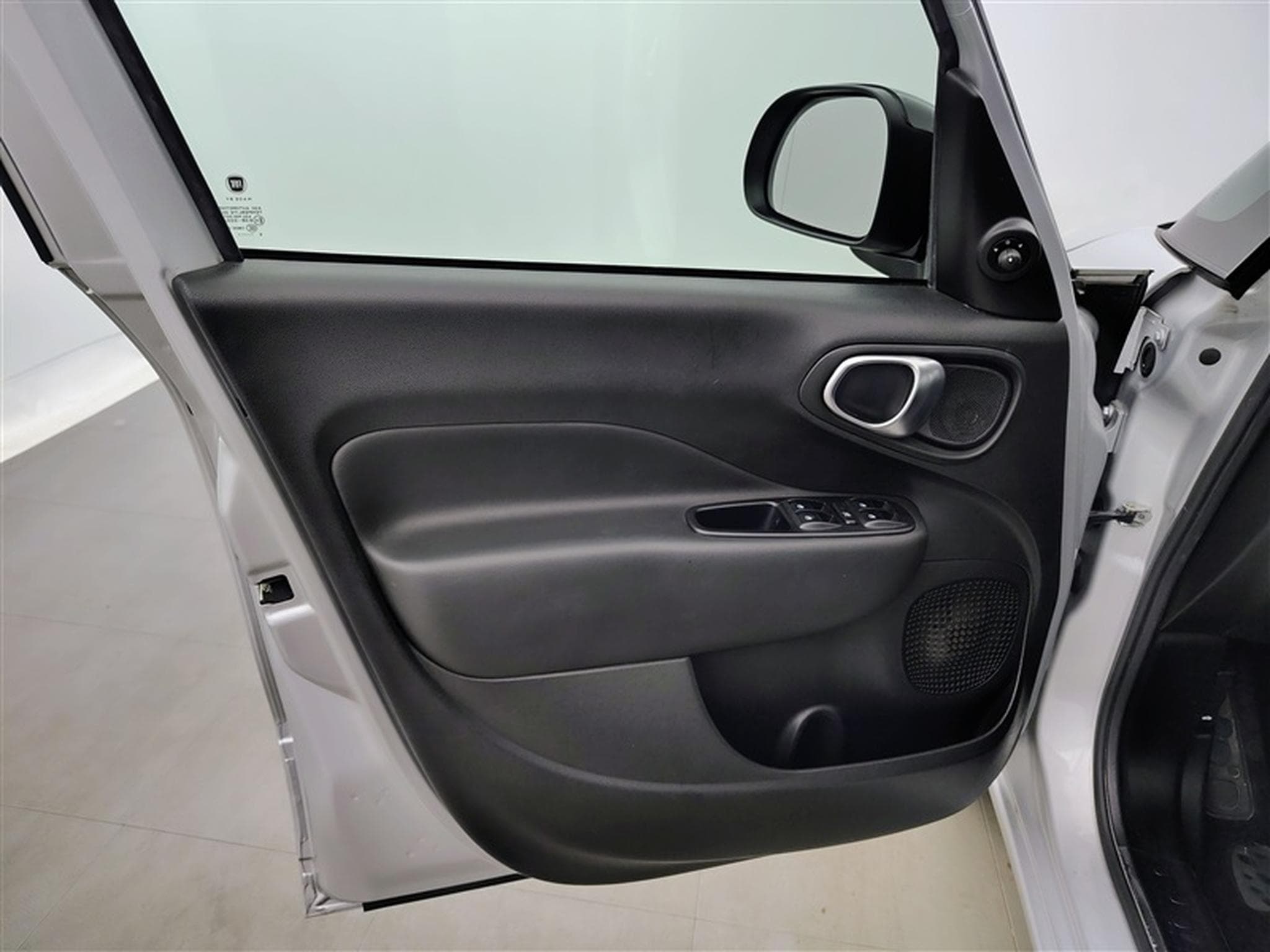 Fiat 500L 1.4i 120TH/S-CUIR/NAVI/JA16/PDC (2020) - Photo 17