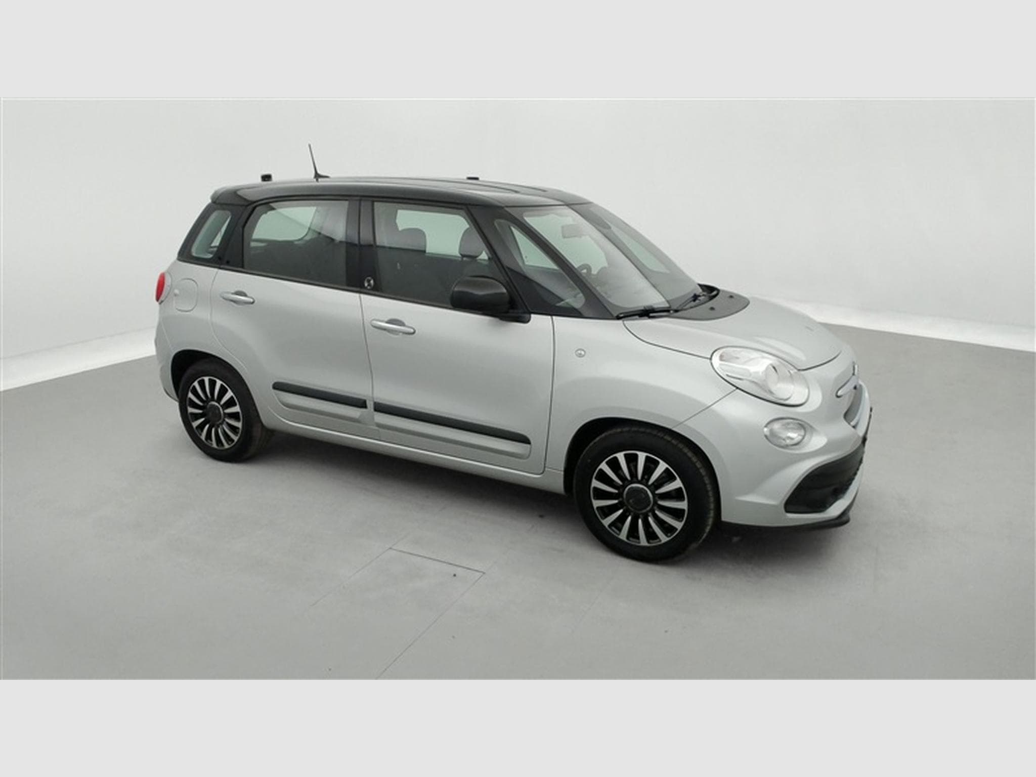 Fiat 500L 1.4i 120TH/S-CUIR/NAVI/JA16/PDC (2020) - Photo 23