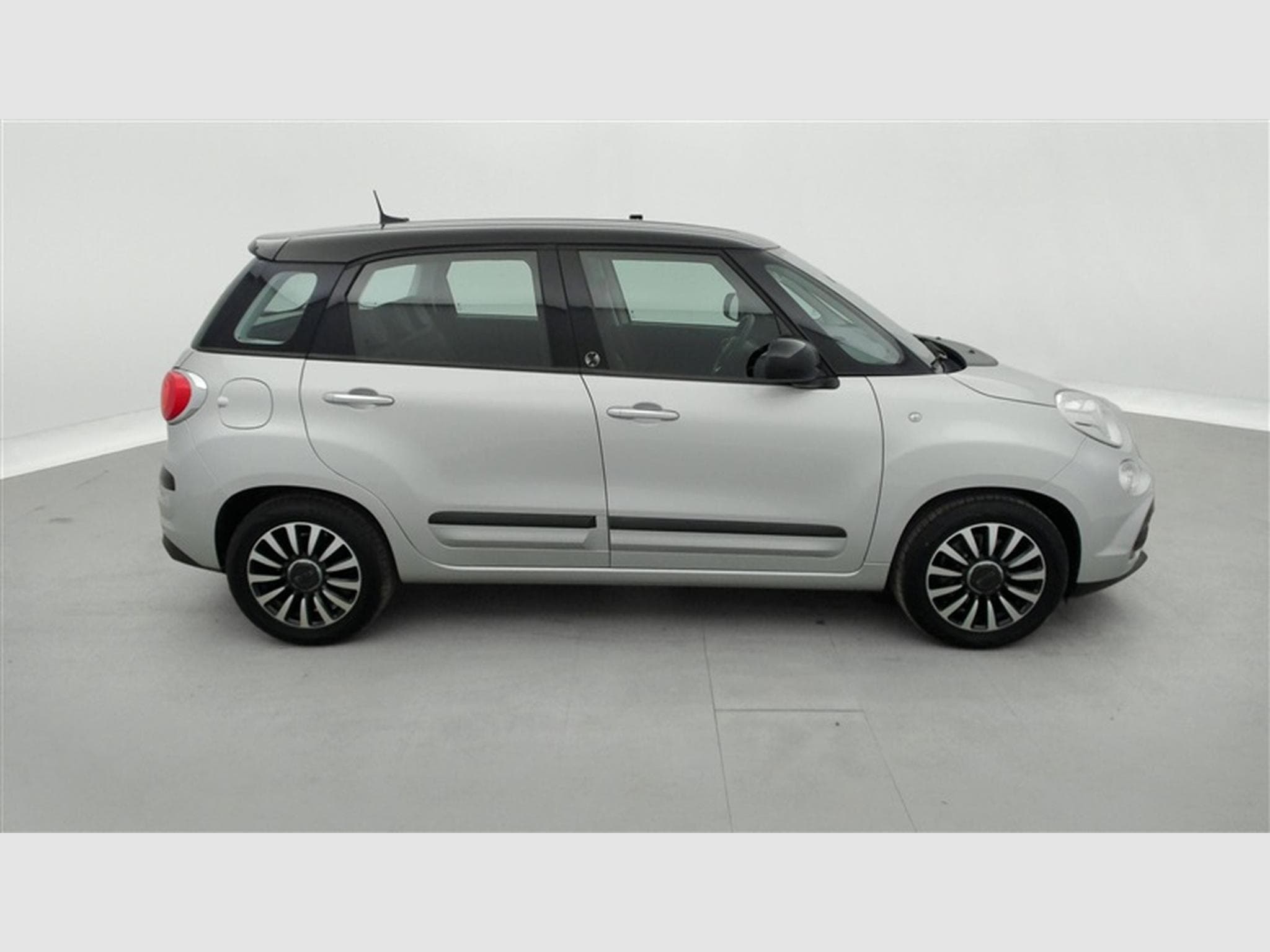 Fiat 500L 1.4i 120TH/S-CUIR/NAVI/JA16/PDC (2020) - Photo 24