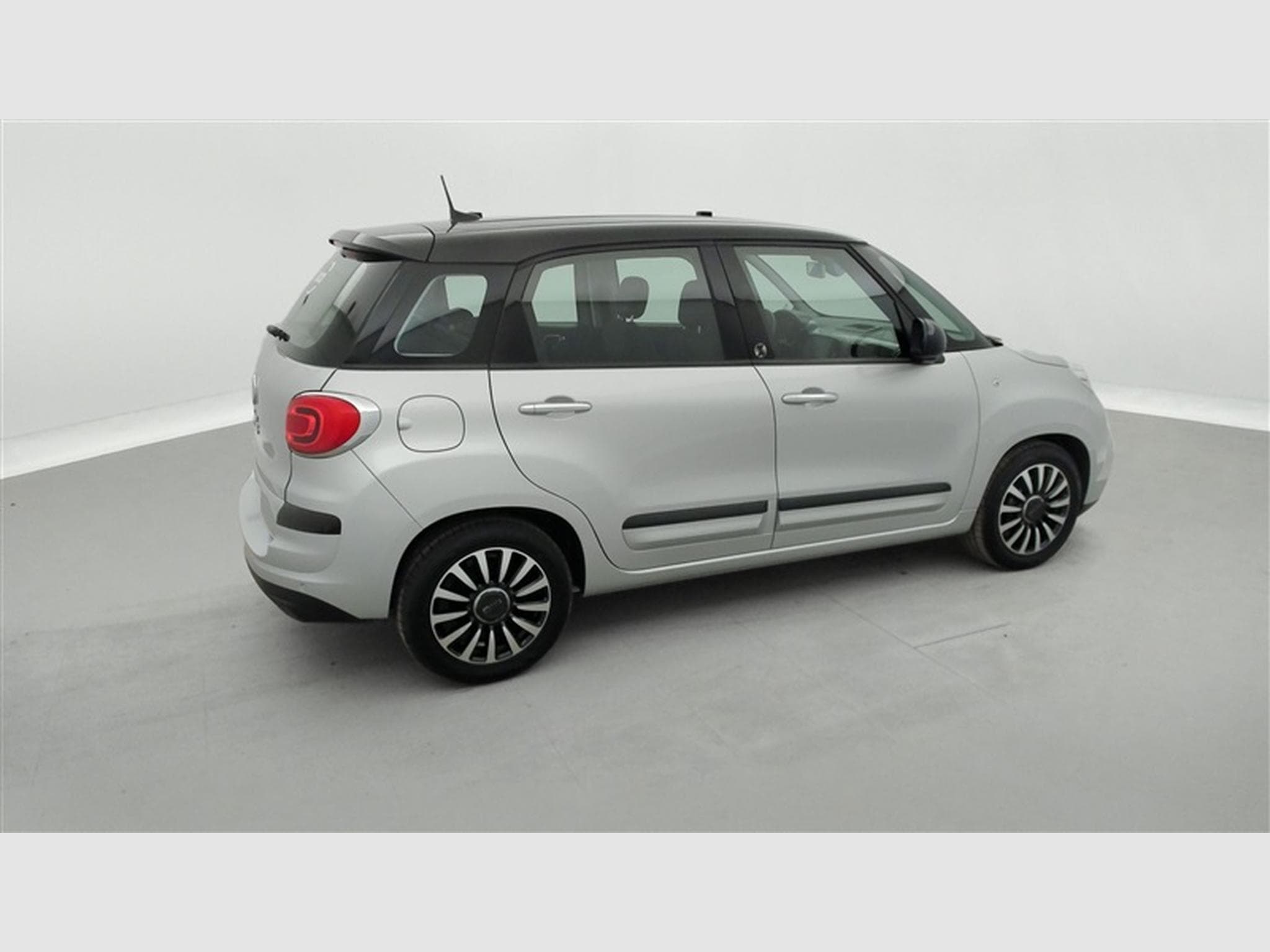 Fiat 500L 1.4i 120TH/S-CUIR/NAVI/JA16/PDC (2020) - Photo 25