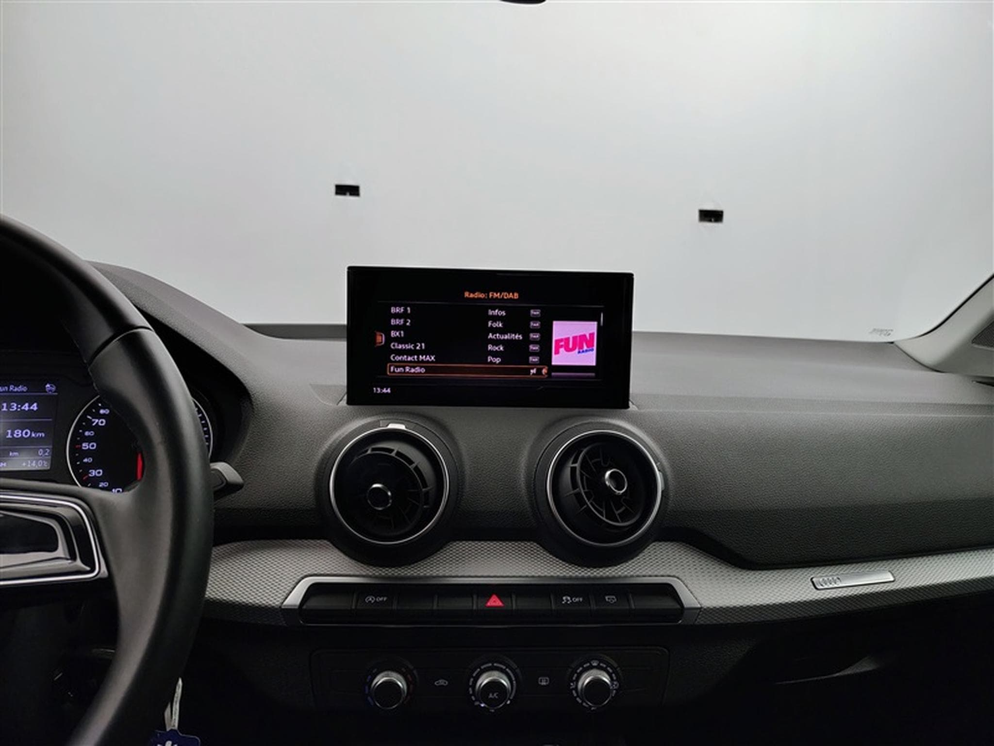 Audi Q2 30 TFSI Advanced (2022) - Foto 11