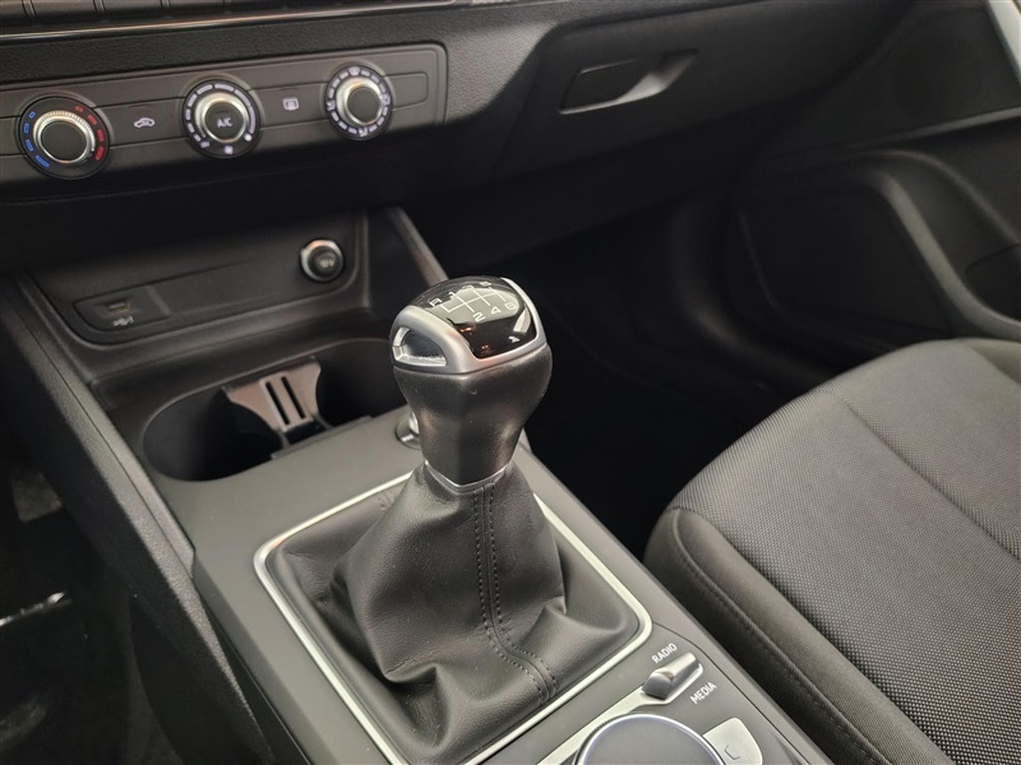 Audi Q2 30 TFSI Advanced (2022) - Foto 12