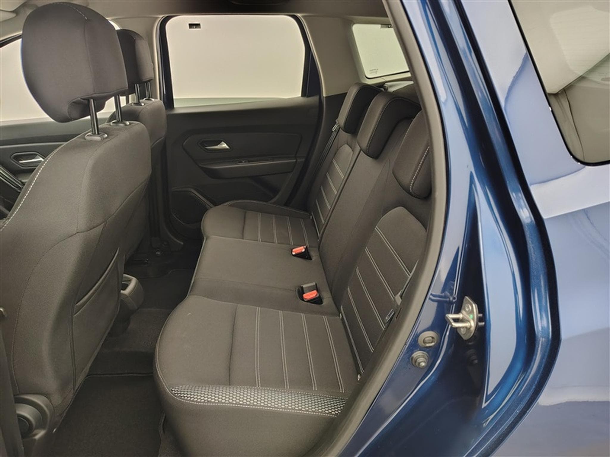 Dacia Duster 1.0 TCe 100Cv Prestige NAVI / CAMERA / ALU / PDC (2019) - Foto 13