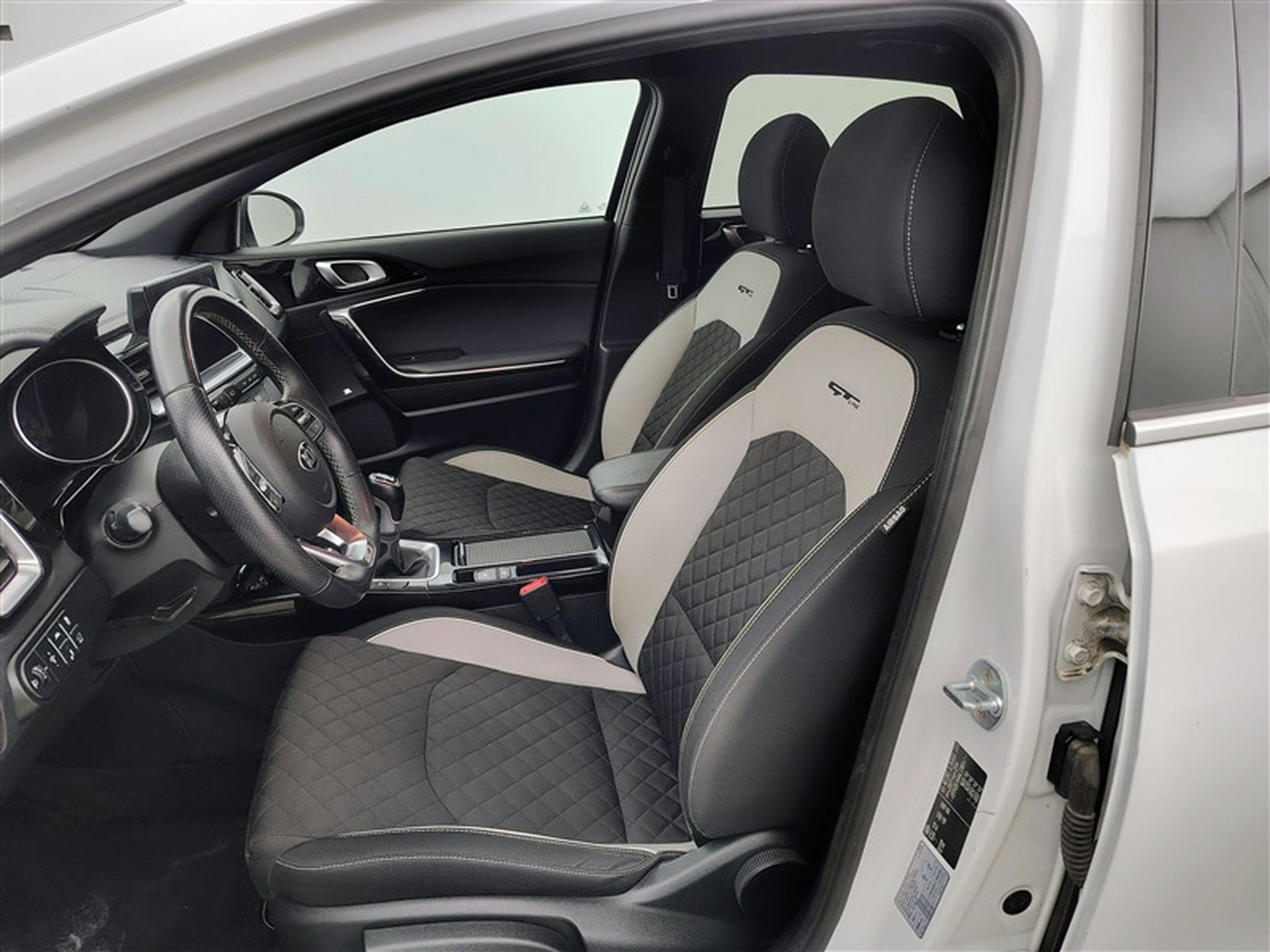 Kia ProCeed 1.0 TGDI GT Line - NAVI/ CAMERA (2019) - Foto 7