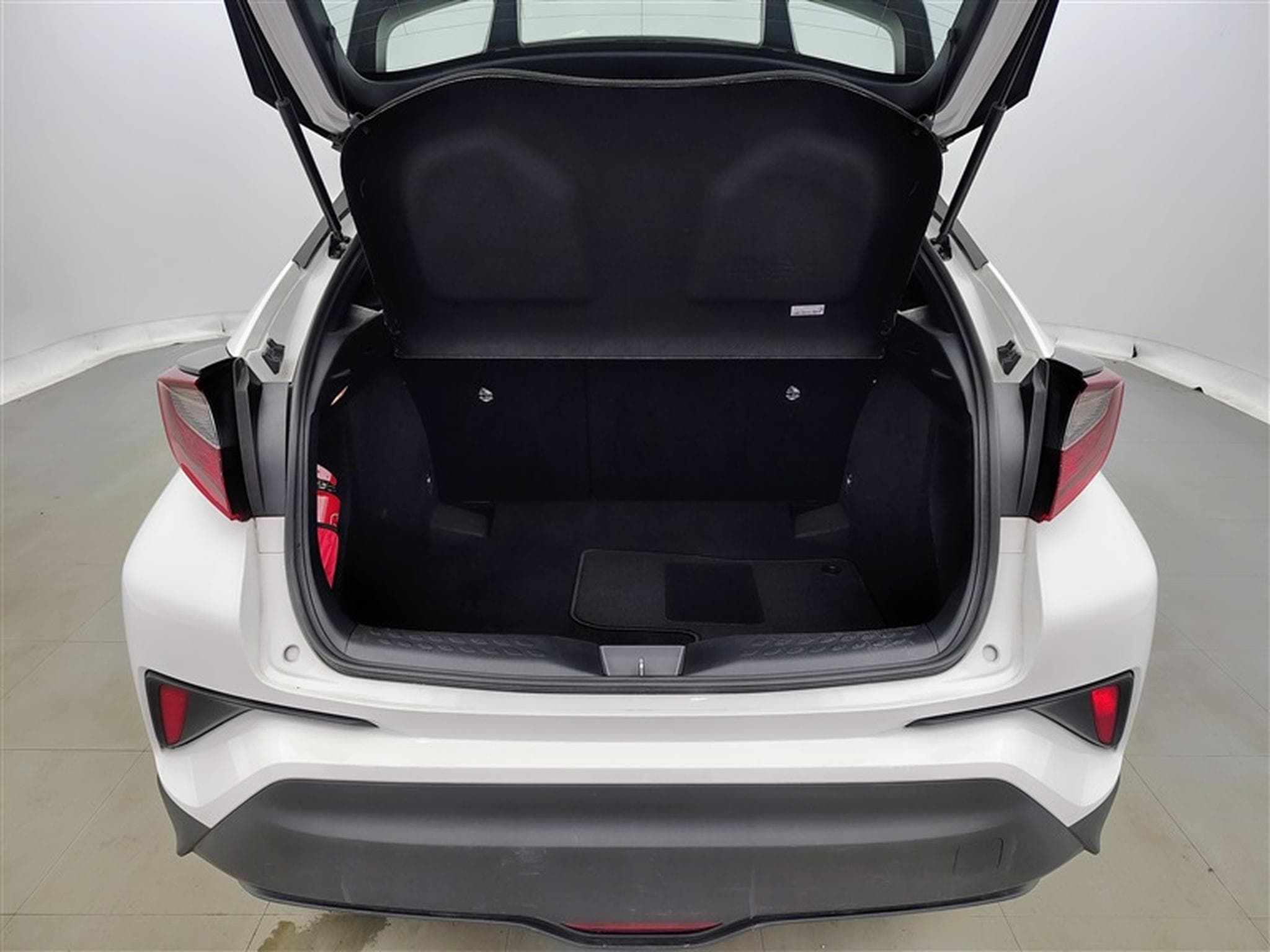 Toyota C-HR Hybrid 1.8i VVT-i CVT Edition CARPLAY / FULL LED (2023) - Foto 14