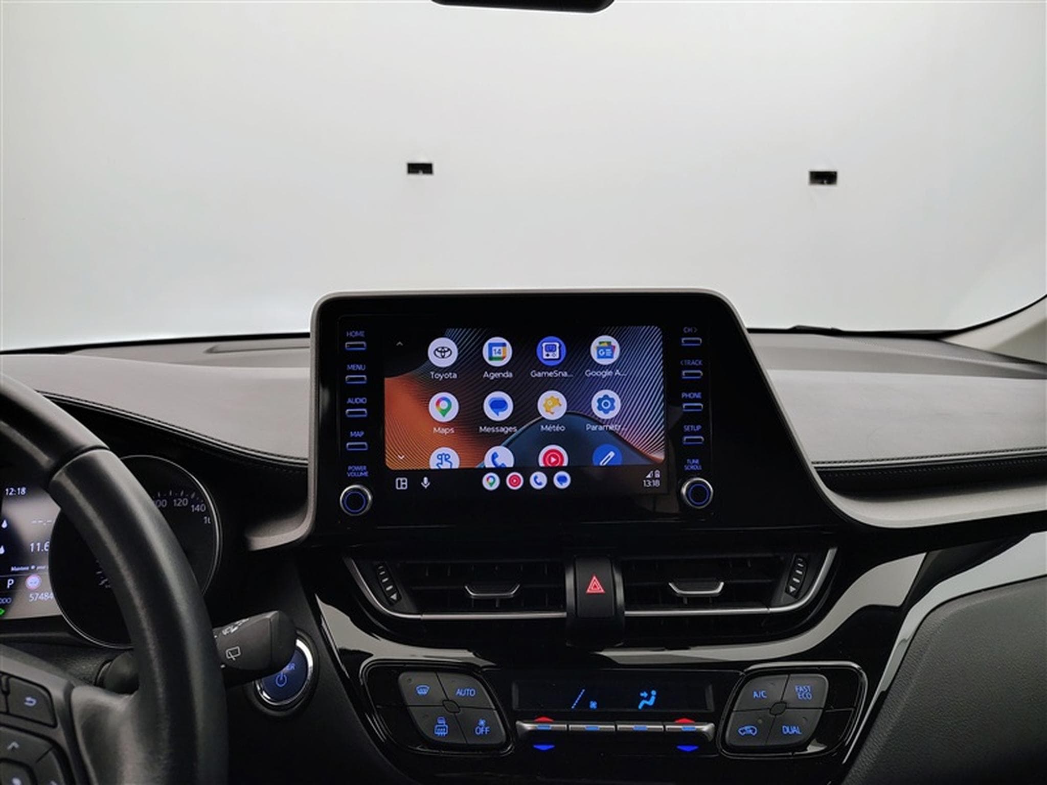 Toyota C-HR Hybrid 1.8i VVT-i CVT Edition CARPLAY / FULL LED (2023) - Foto 19