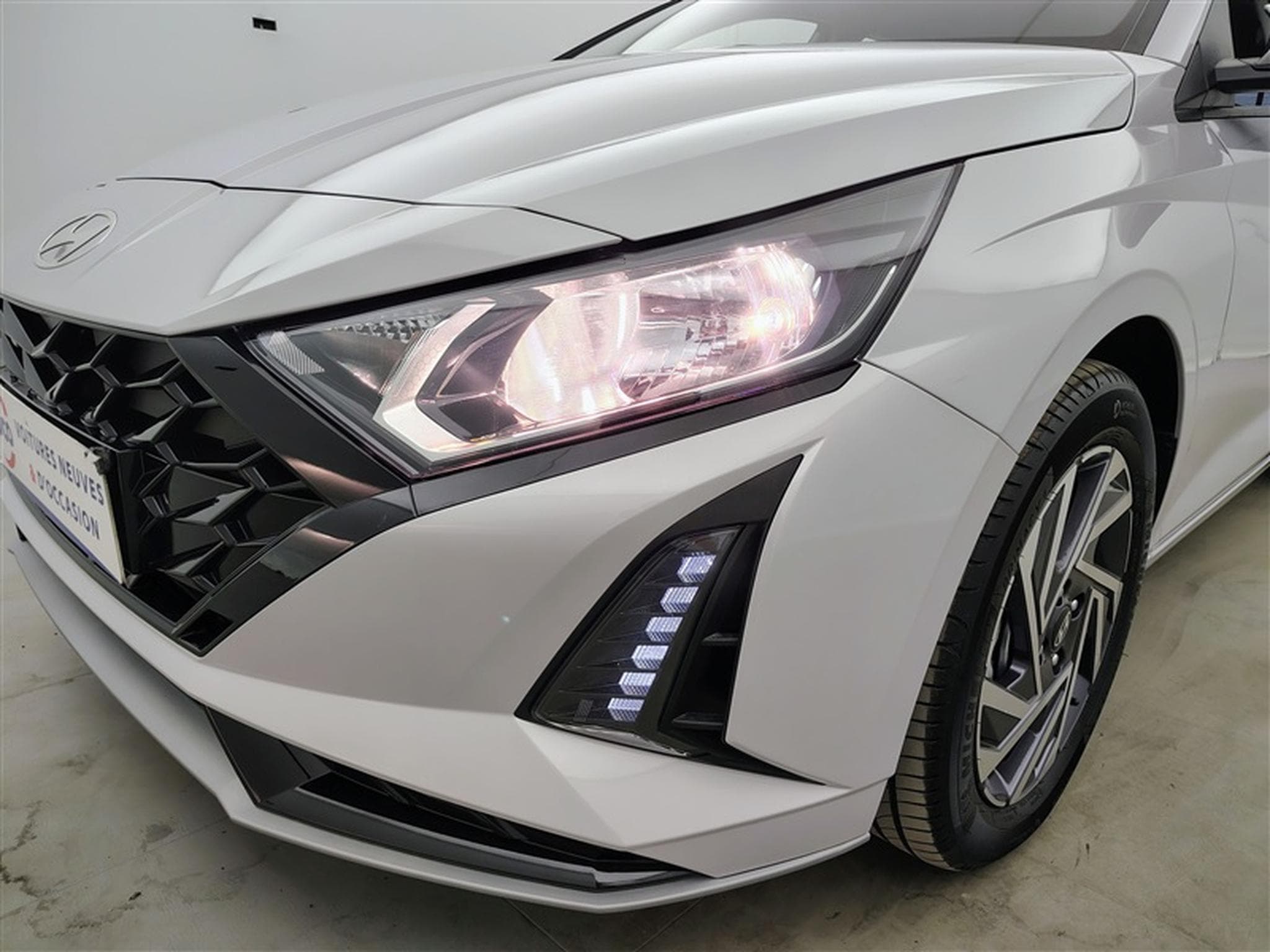 Hyundai i20 1.0 T-GDi 90Cv DCT ConnectLine NAVI / CARPLAY / CAMERA (2026) - Photo 15