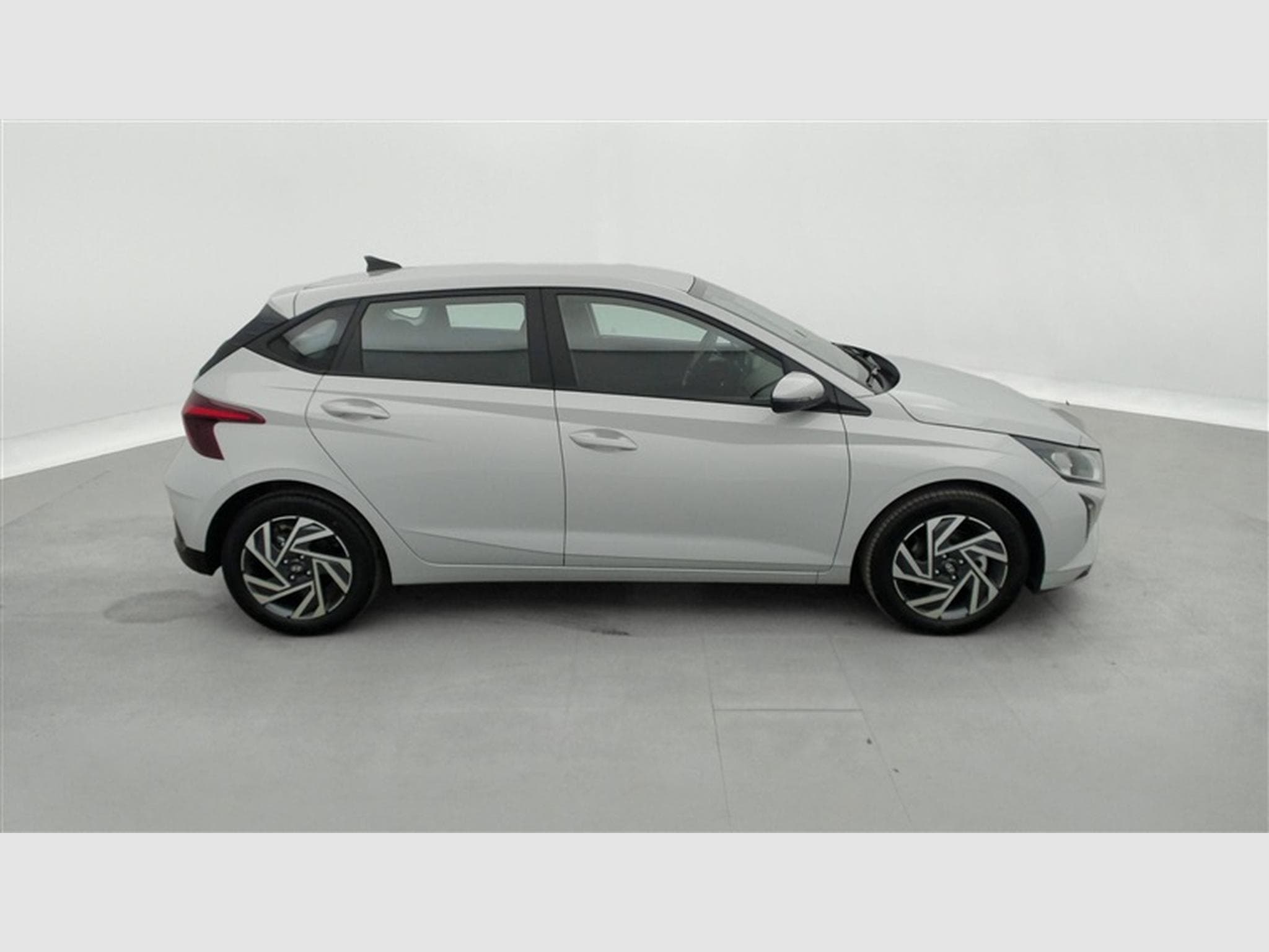 Hyundai i20 1.0 T-GDi 90Cv DCT ConnectLine NAVI / CARPLAY / CAMERA (2026) - Photo 24
