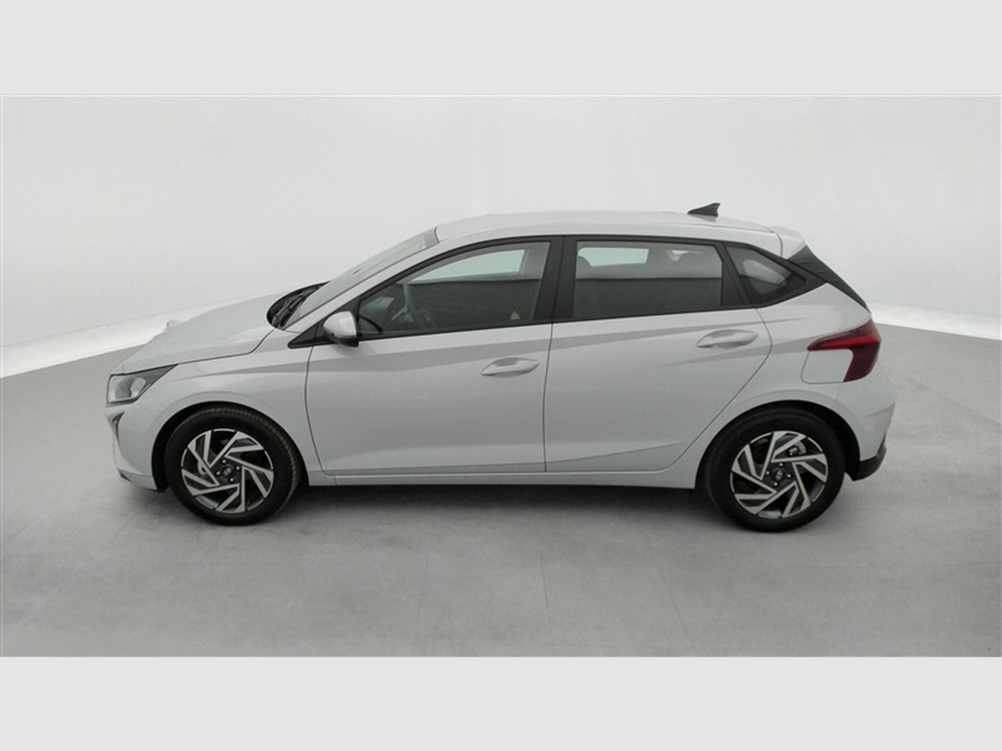 Hyundai i20 1.0 T-GDi 90Cv DCT ConnectLine NAVI / CARPLAY / CAMERA (2026) - Photo 3