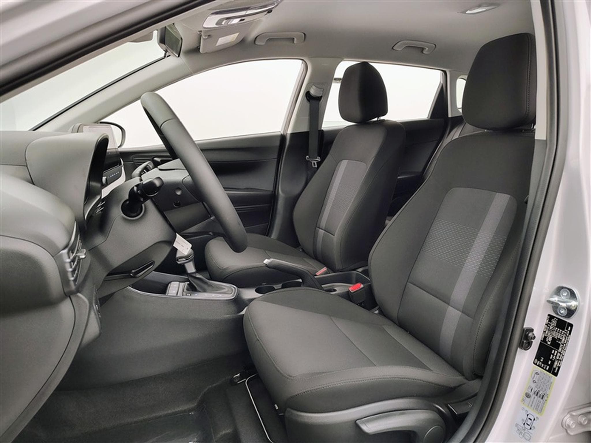 Hyundai i20 1.0 T-GDi 90Cv DCT ConnectLine NAVI / CARPLAY / CAMERA (2026) - Photo 7