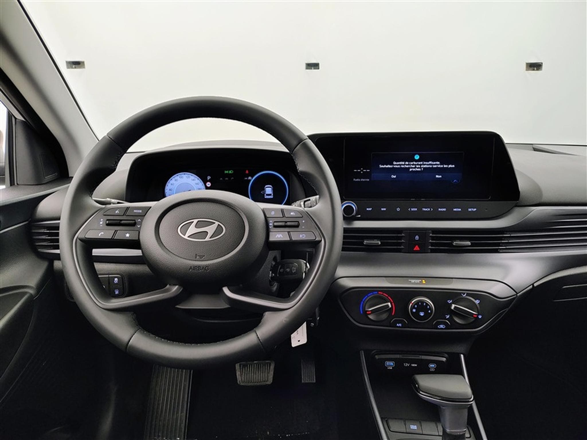 Hyundai i20 1.0 T-GDi 90Cv DCT ConnectLine NAVI / CARPLAY / CAMERA (2026) - Photo 9