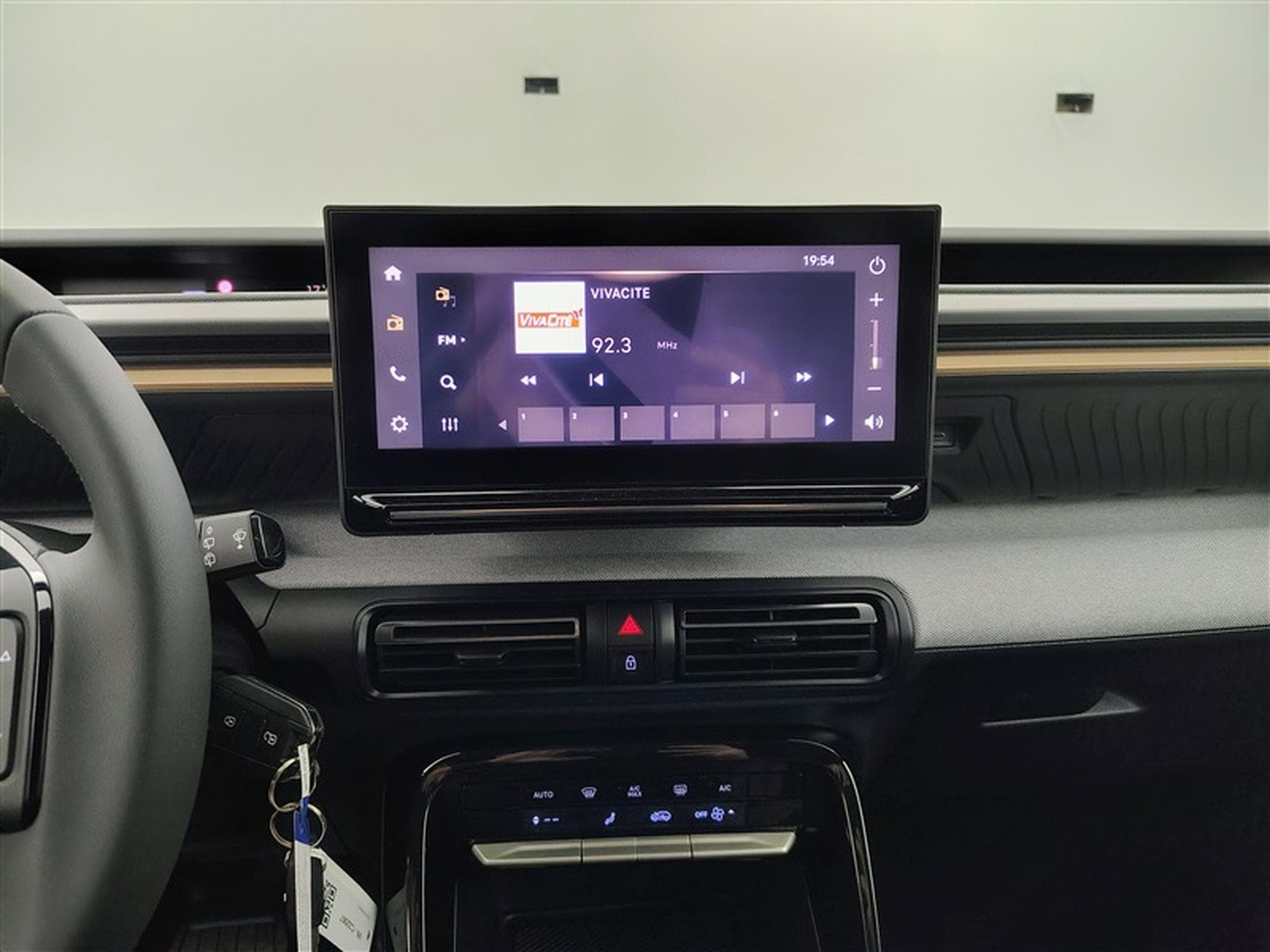 Citroen C3 Aircross 1.2 Hybrid 145Cv e-DCS6 Plus CARPLAY / CAMERA (2025) - Foto 11