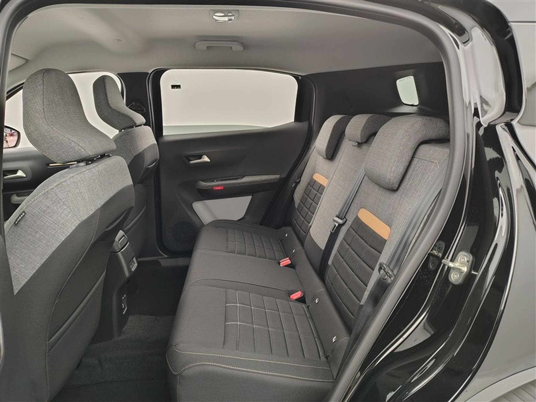 Citroen C3 Aircross 1.2 Hybrid 145Cv e-DCS6 Plus CARPLAY / CAMERA (2025) - Foto 13