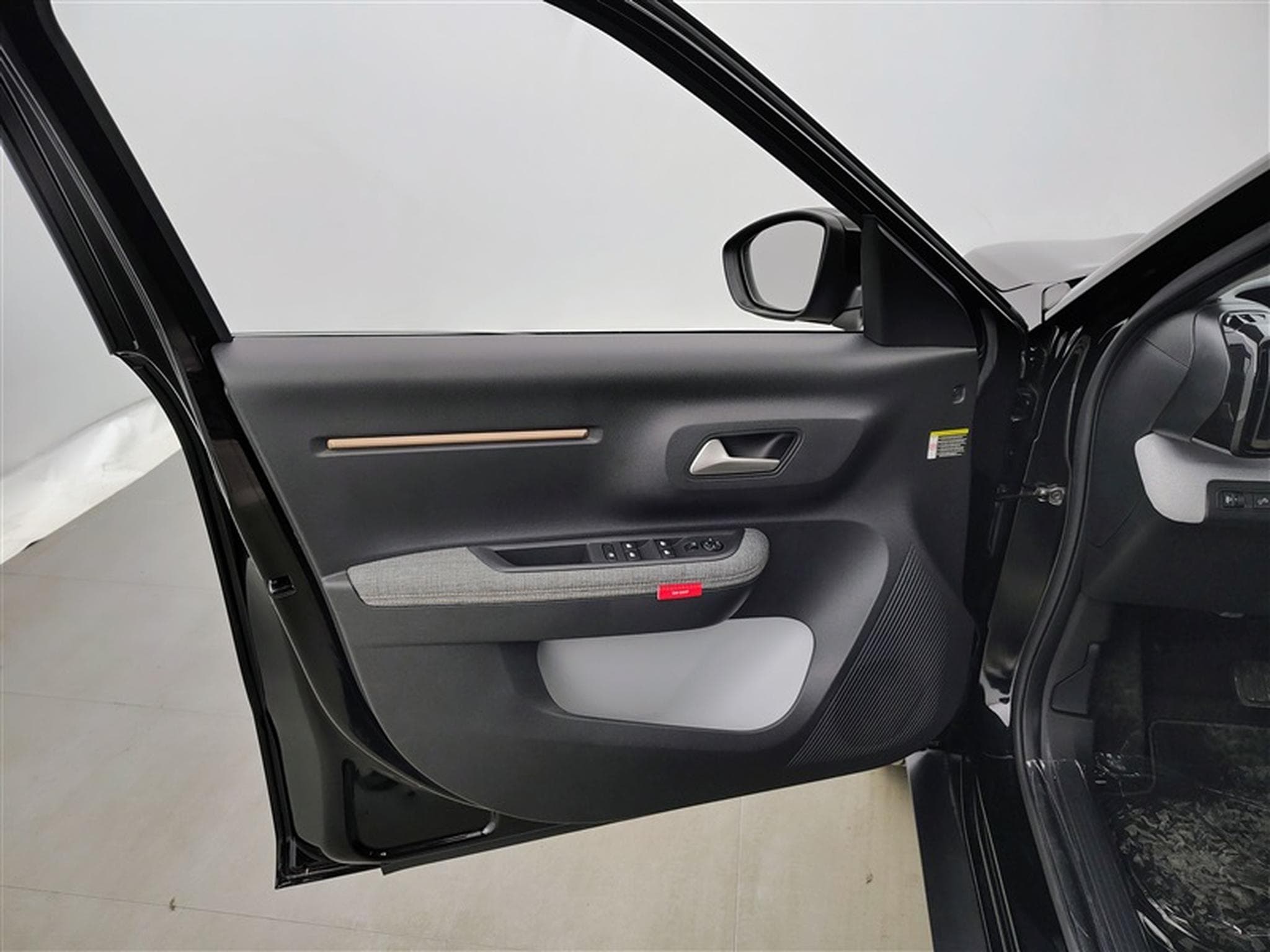 Citroen C3 Aircross 1.2 Hybrid 145Cv e-DCS6 Plus CARPLAY / CAMERA (2025) - Foto 16