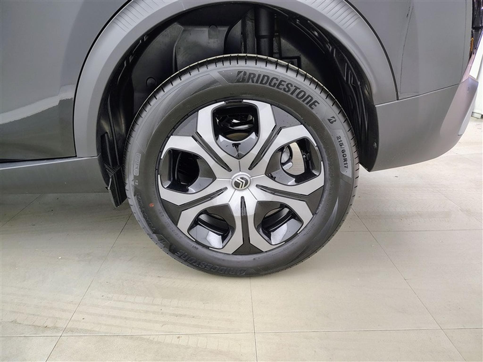 Citroen C3 Aircross 1.2 Hybrid 145Cv e-DCS6 Plus CARPLAY / CAMERA (2025) - Foto 6