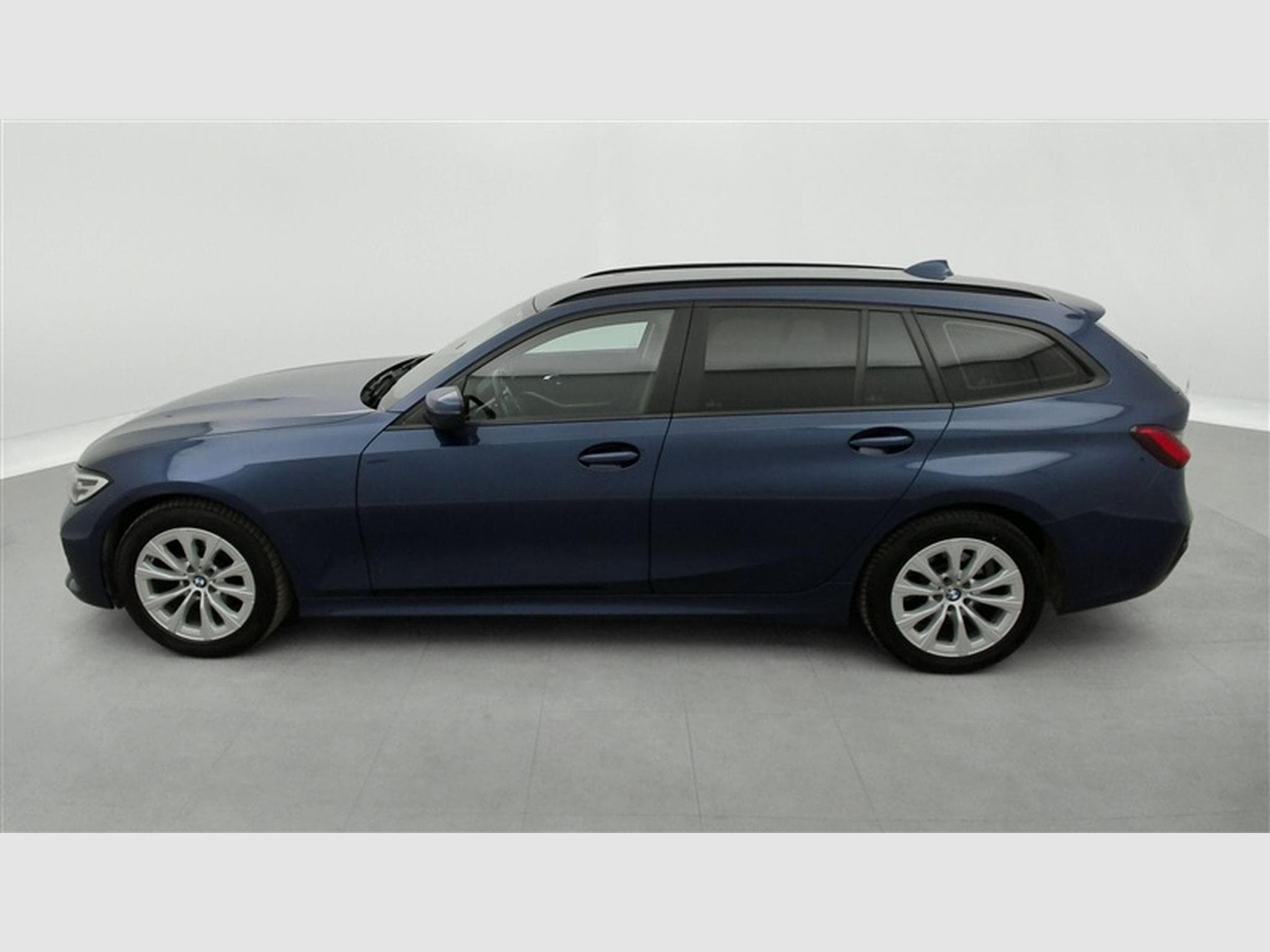 BMW 318 Touring 318 dA MHEV AdBlue (2021) - Foto 3