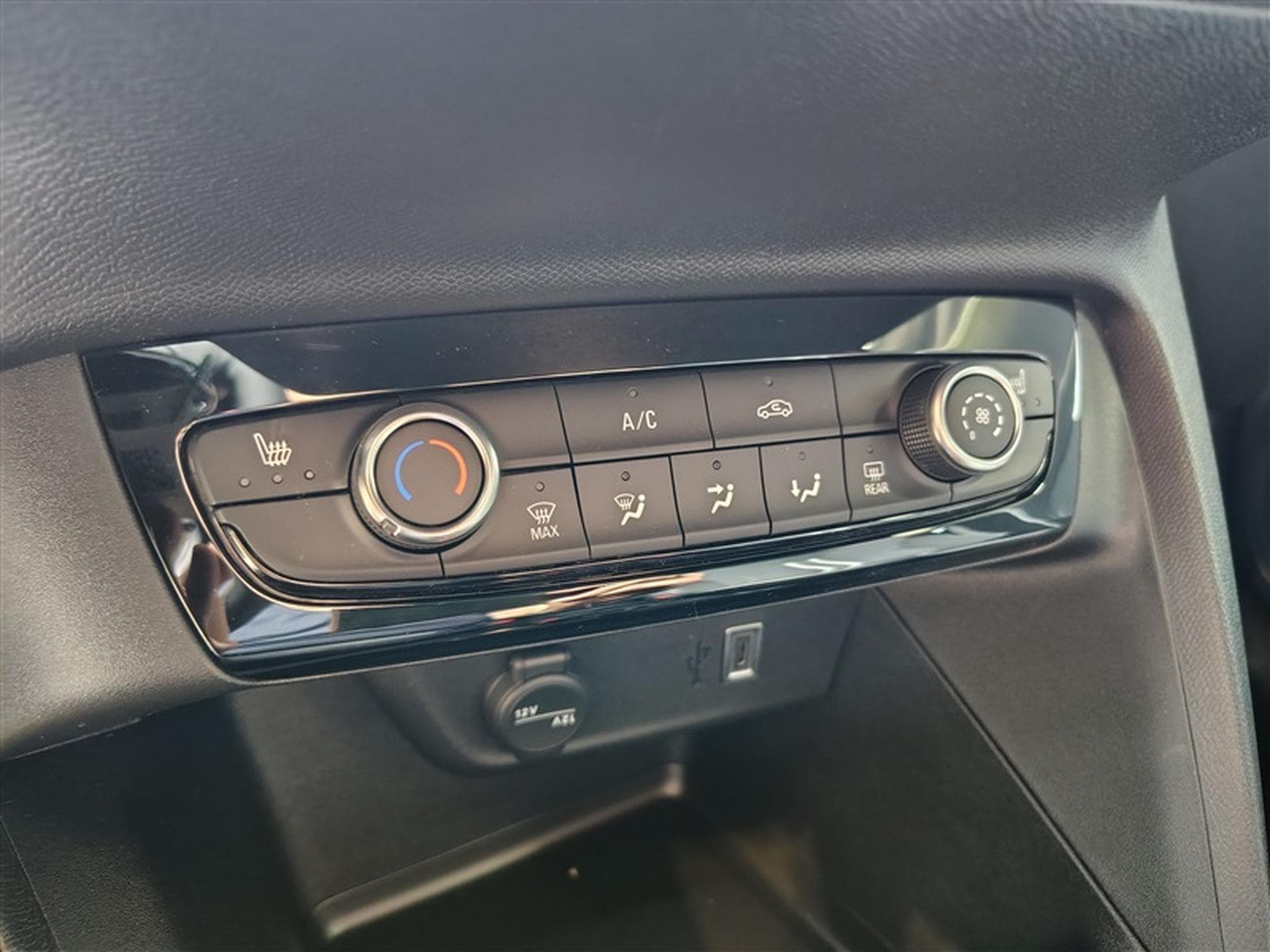 Opel Corsa 1.2 Hybrid 100cv AT GS Line CARPLAY / FULL LED / CAMERA (2026) - Photo 19