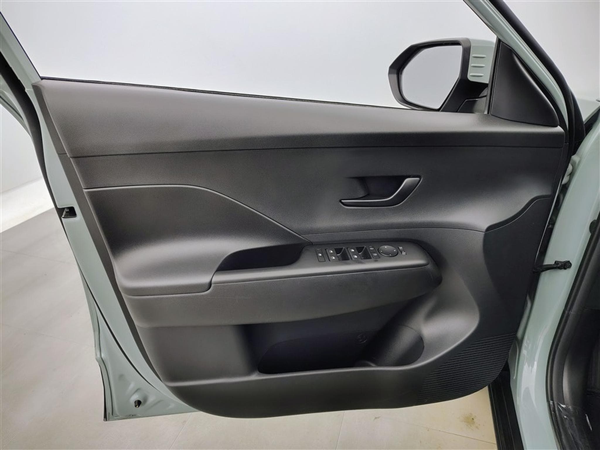 Hyundai Kona 1.6 T-GDi Feel DCT (2024) - Foto 17