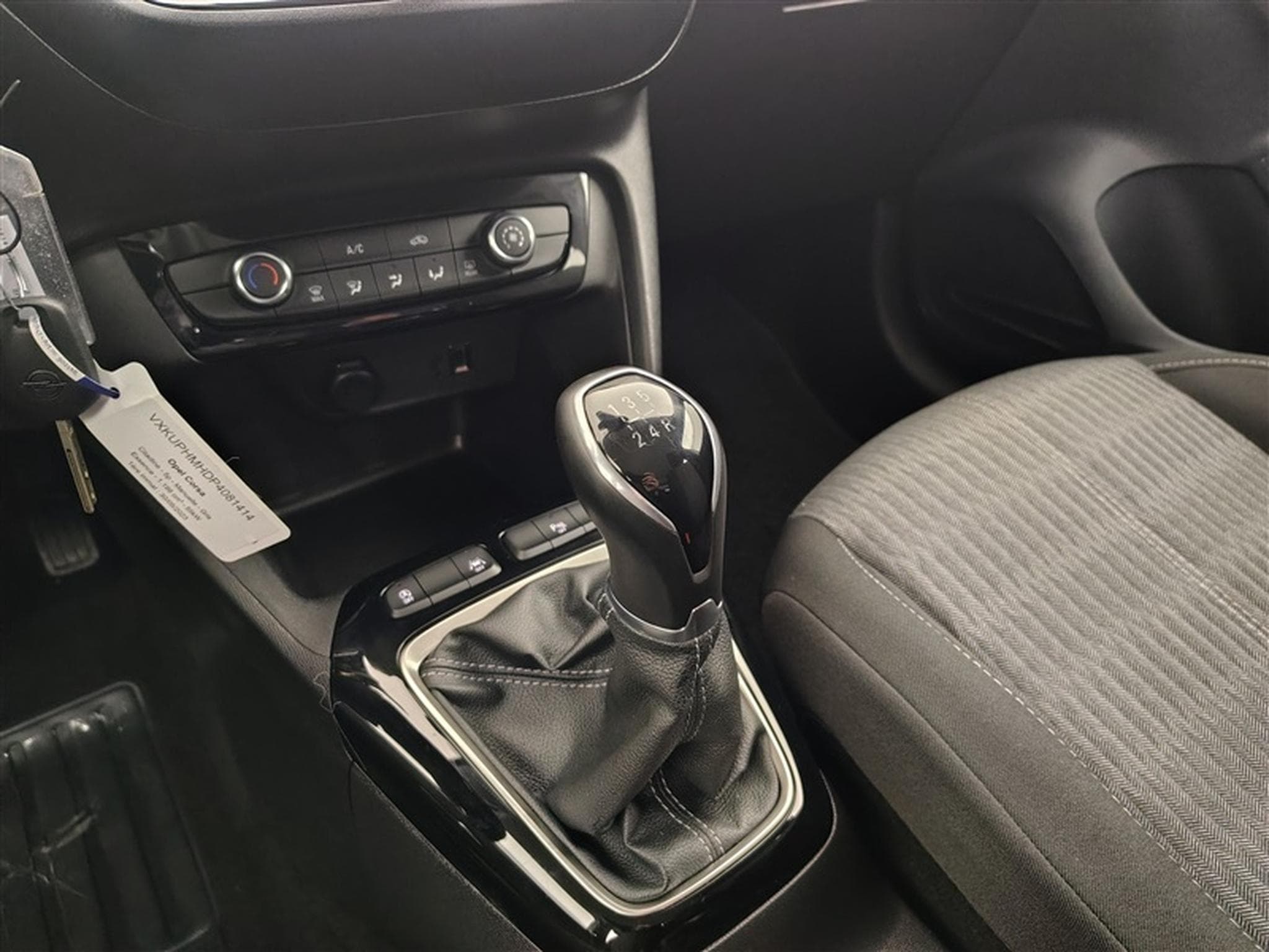 Opel Corsa 1.2i Edition CARPLAY / ALU / PDC (2023) - Foto 12