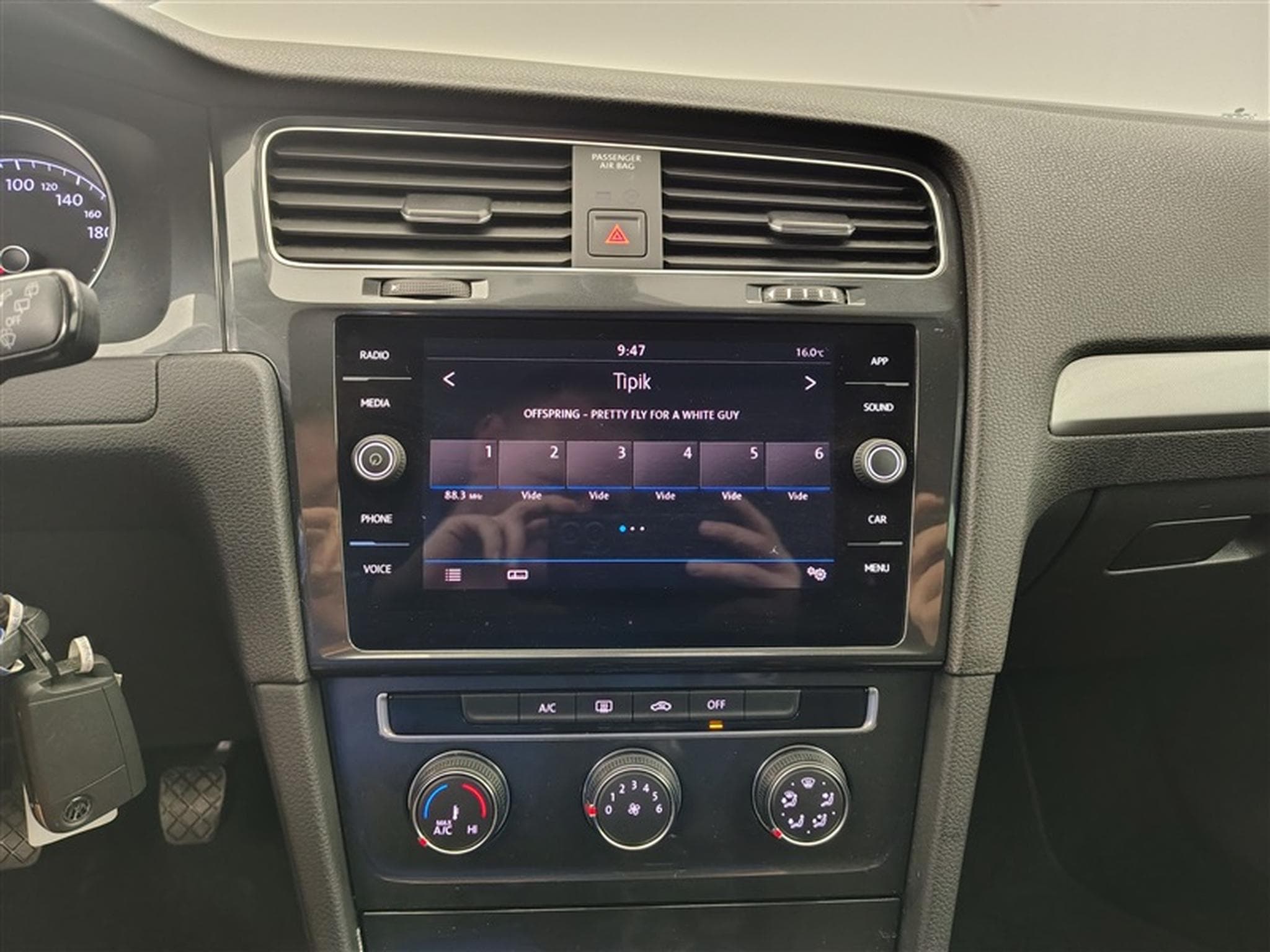 VW Golf 1.0 TSI Comfortline OPF CARPLAY/PDC AV-AR (2019) - Foto 11