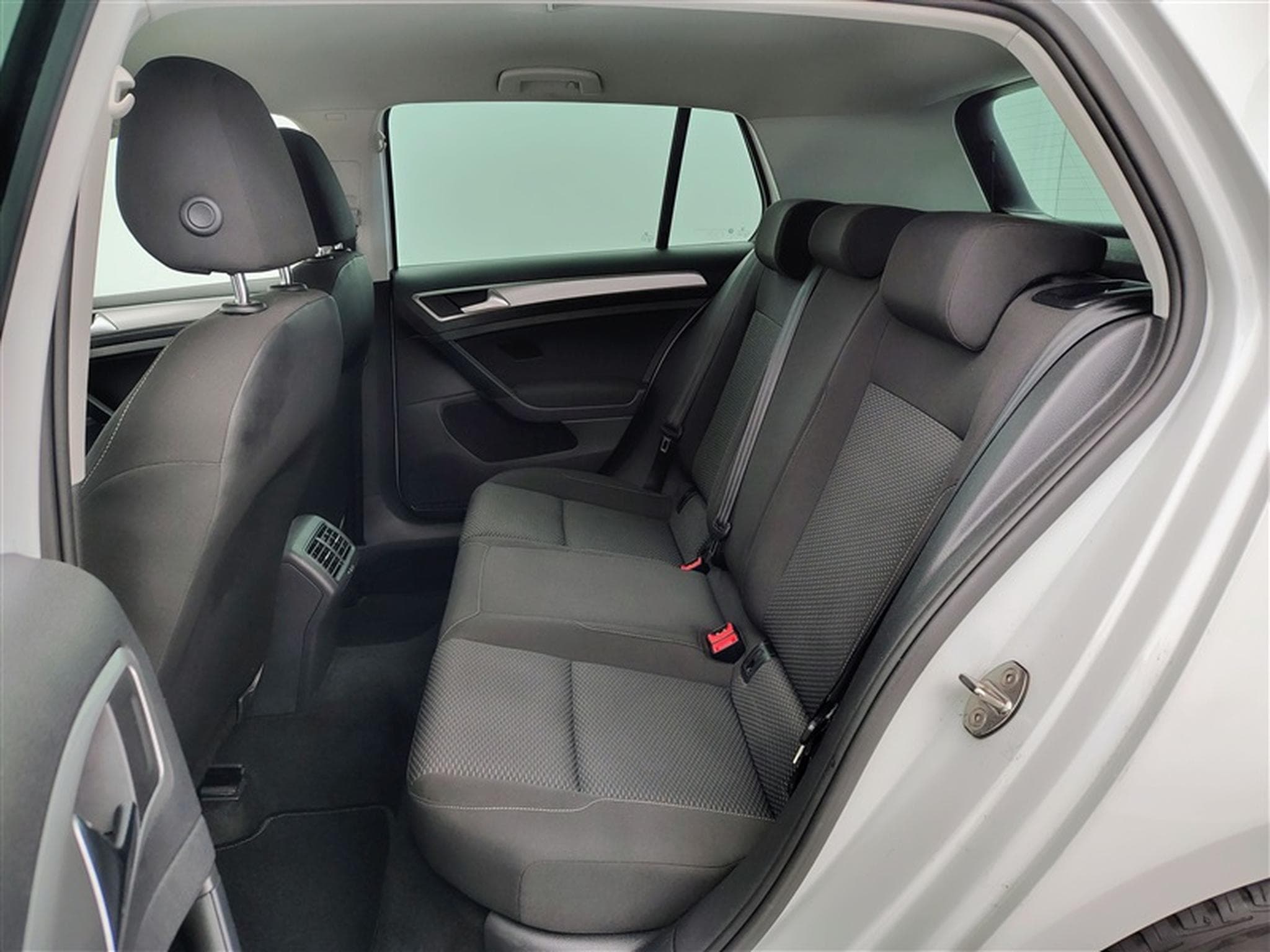 VW Golf 1.0 TSI Comfortline OPF CARPLAY/PDC AV-AR (2019) - Foto 13