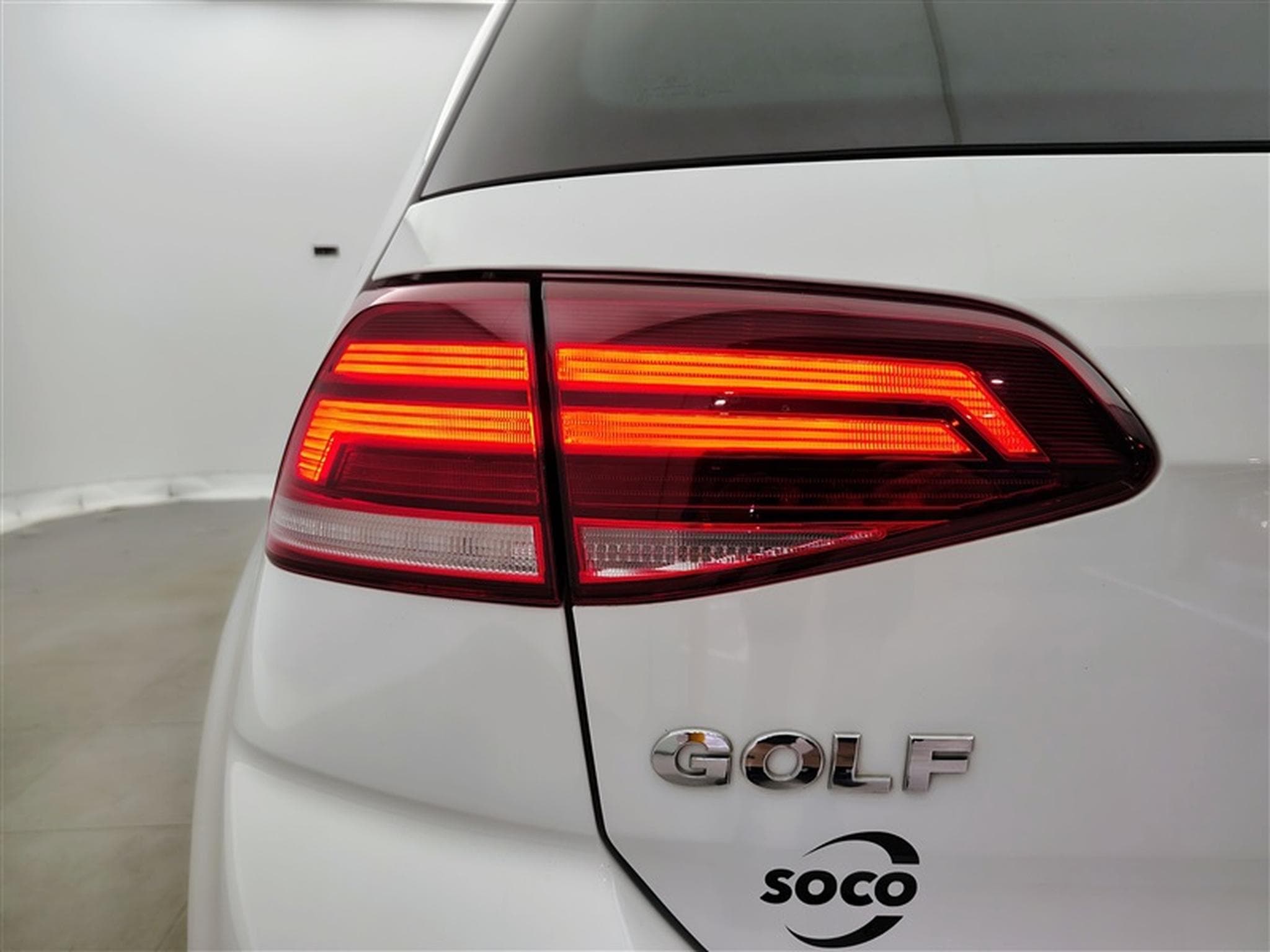 VW Golf 1.0 TSI Comfortline OPF CARPLAY/PDC AV-AR (2019) - Foto 16