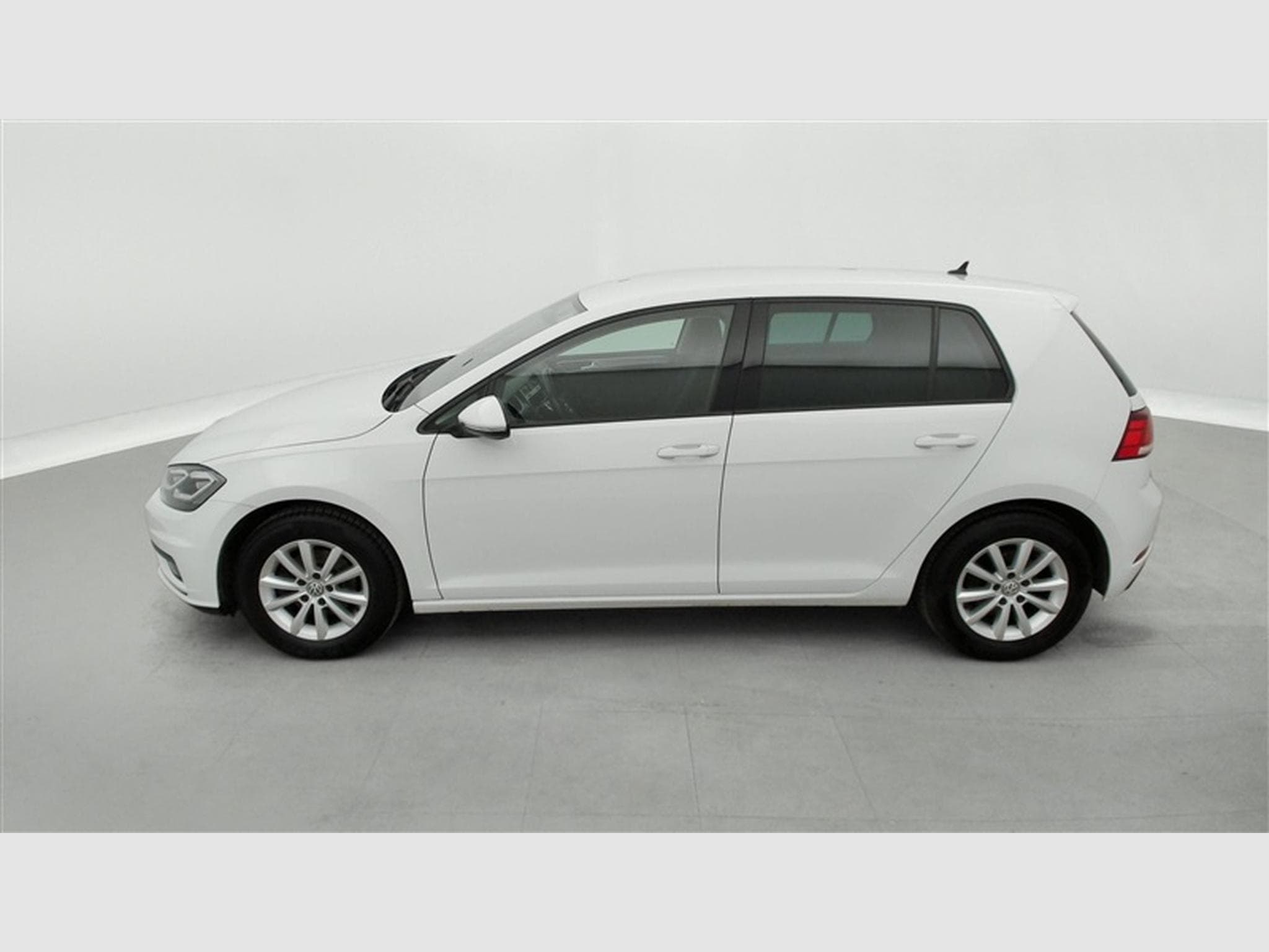VW Golf 1.0 TSI Comfortline OPF CARPLAY/PDC AV-AR (2019) - Foto 3