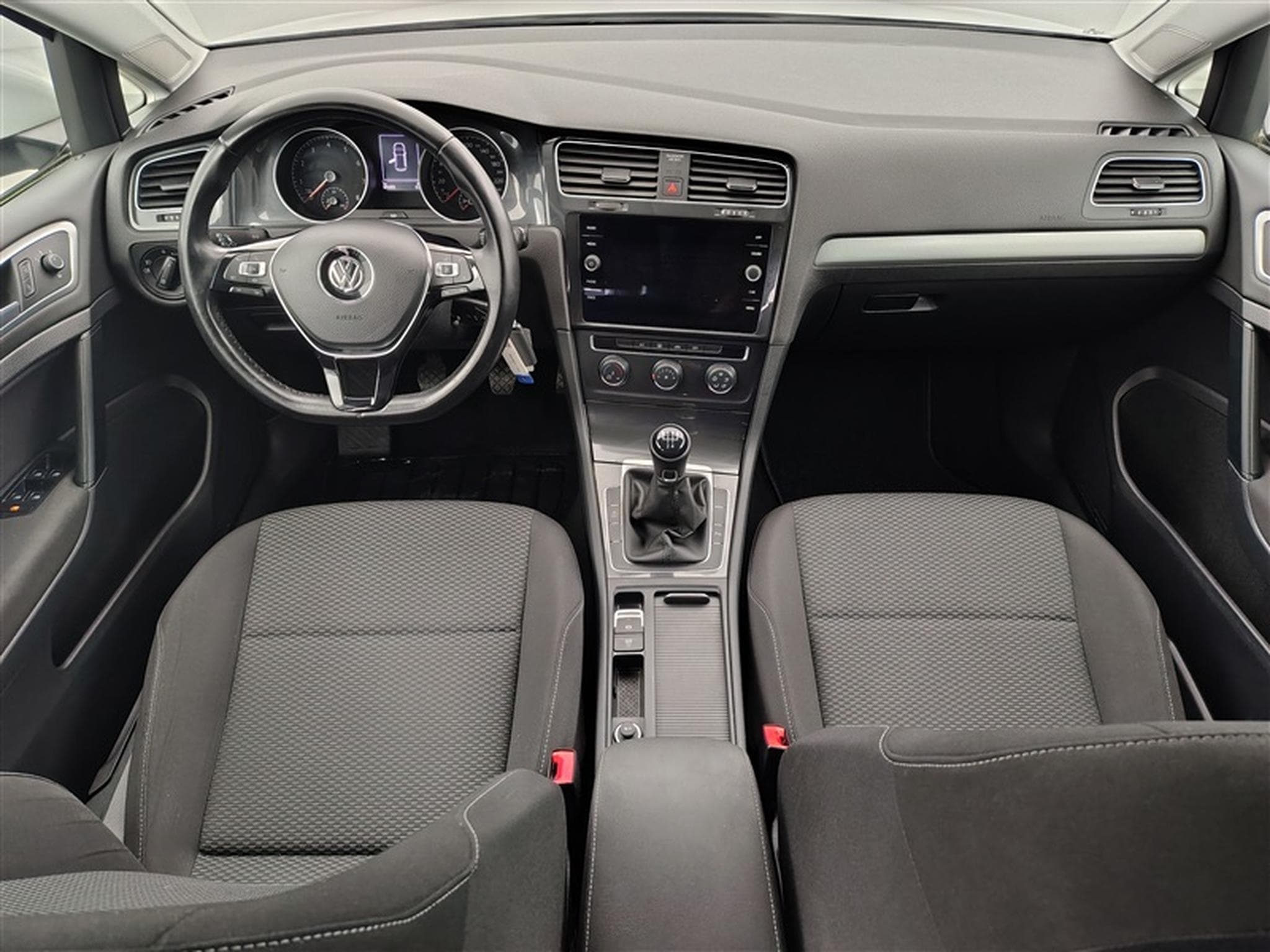 VW Golf 1.0 TSI Comfortline OPF CARPLAY/PDC AV-AR (2019) - Foto 8