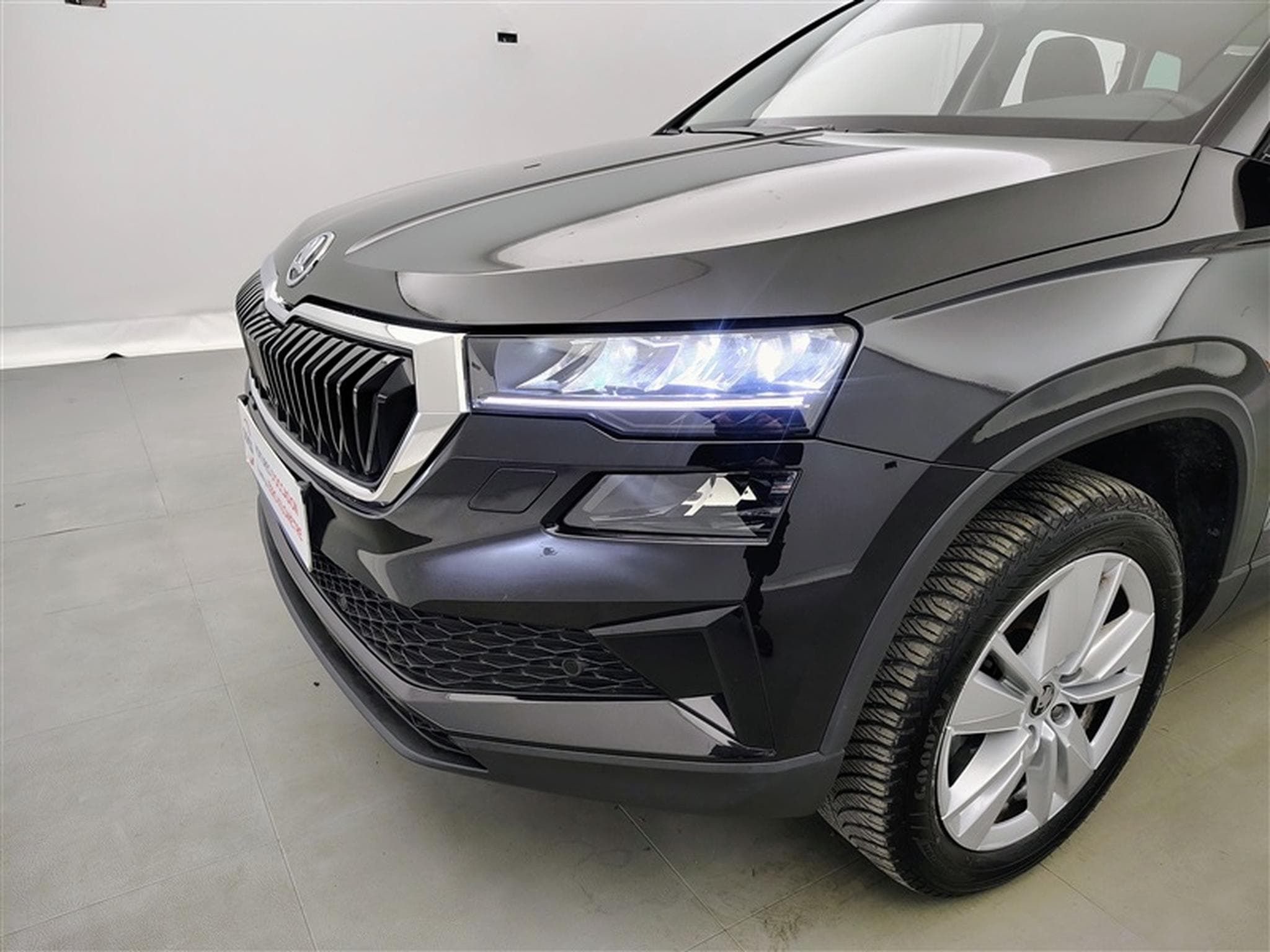 Skoda Karoq 1.0 TSI 115Cv Executive NAVI / CAMERA / CARPLAY / PDC (2025) - Foto 15