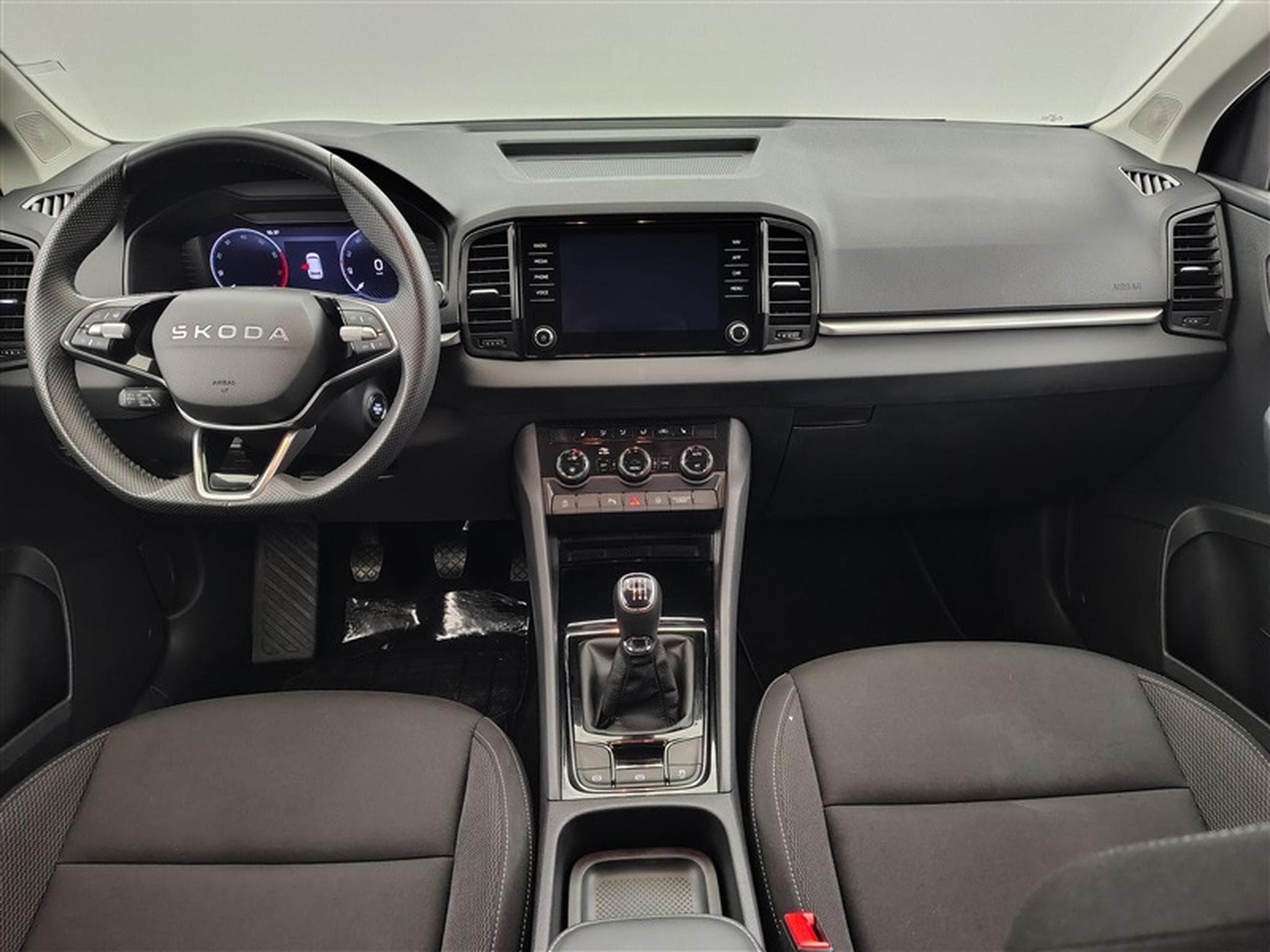 Skoda Karoq 1.0 TSI 115Cv Executive NAVI / CAMERA / CARPLAY / PDC (2025) - Foto 8