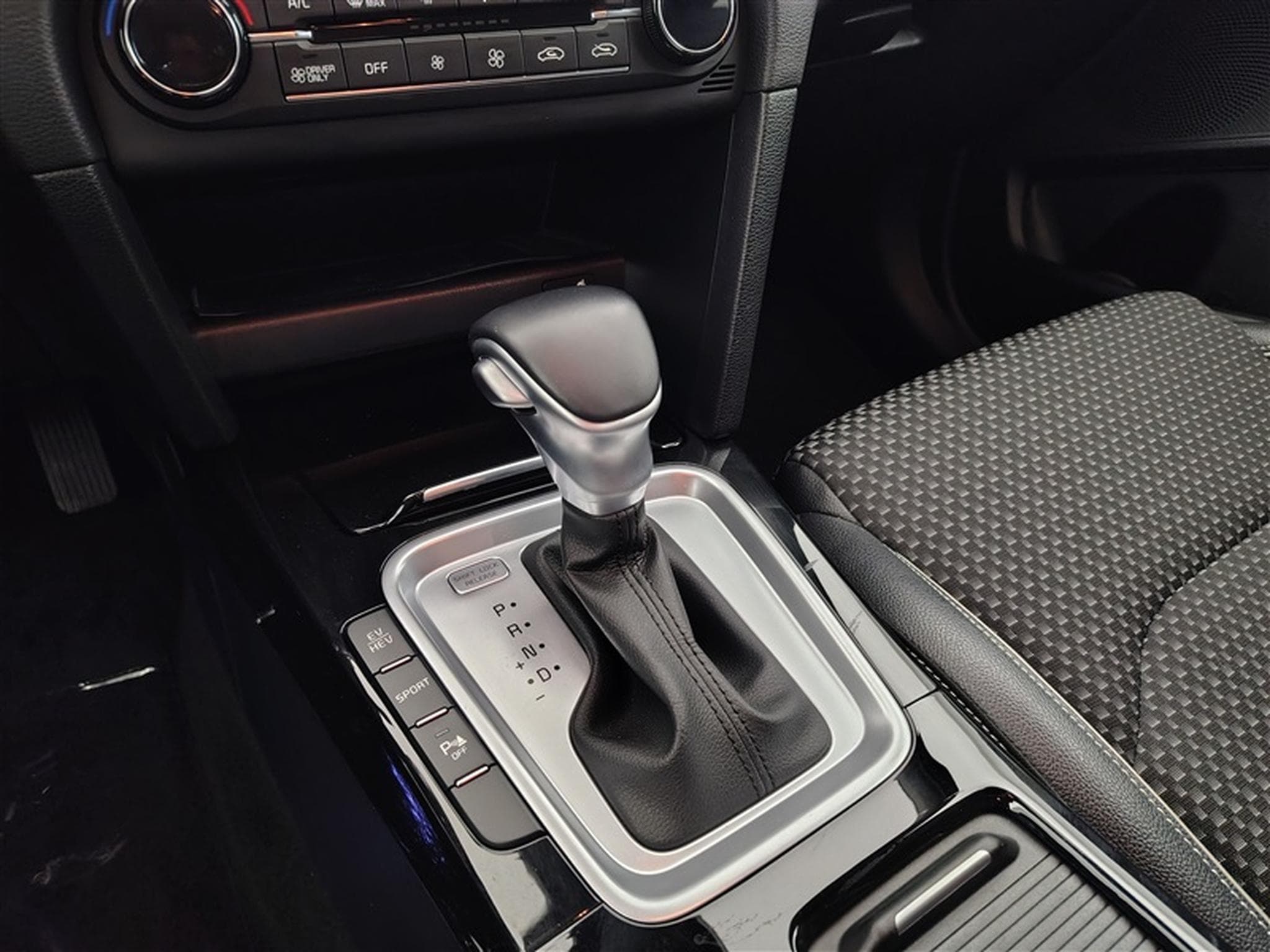 Kia XCeed PHEV 1.6 GDi Business Line DCT (2020) - Foto 12